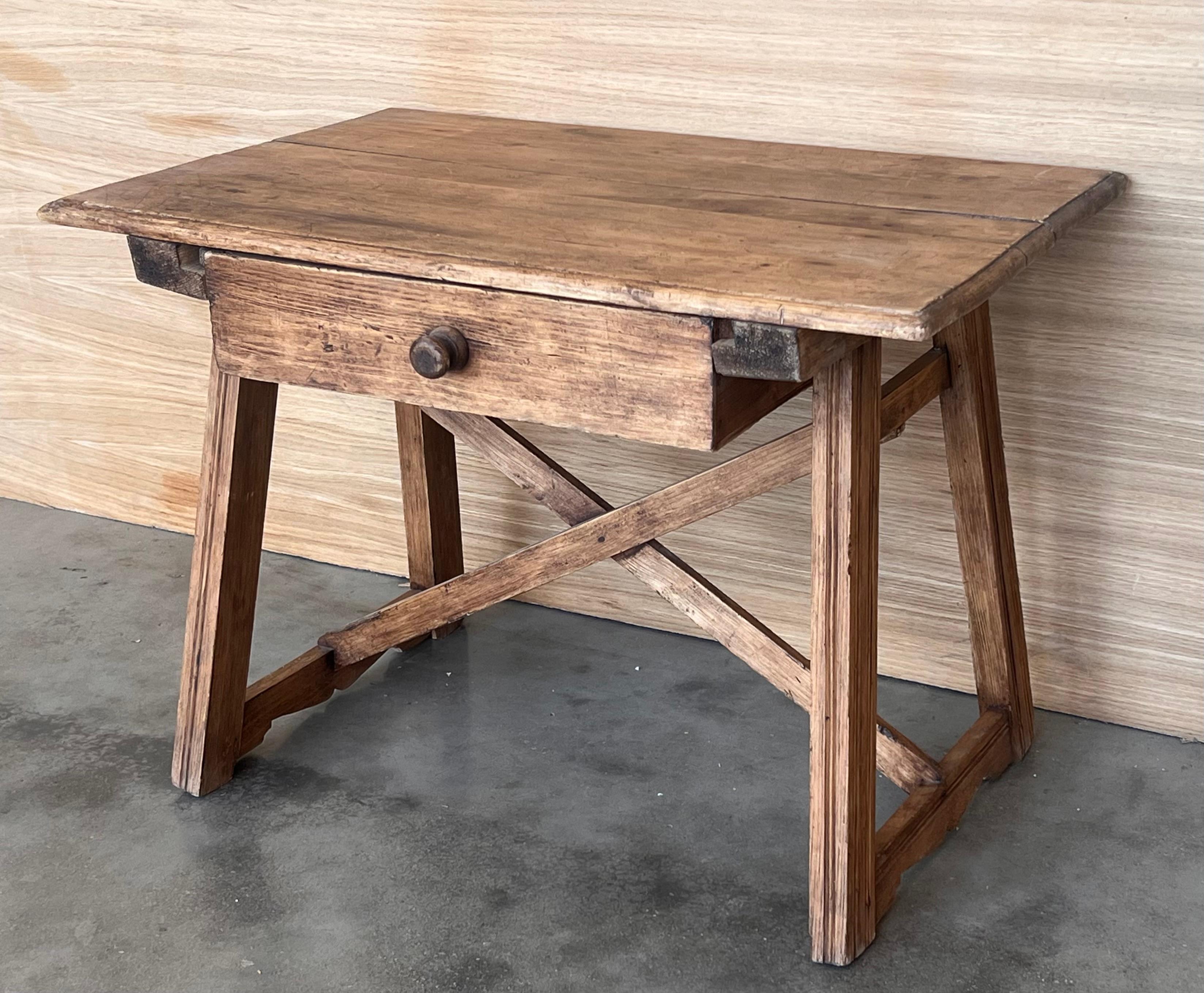 20ième siècle Table de travail française du début du 20e siècle avec un tiroir, années 1920 en vente