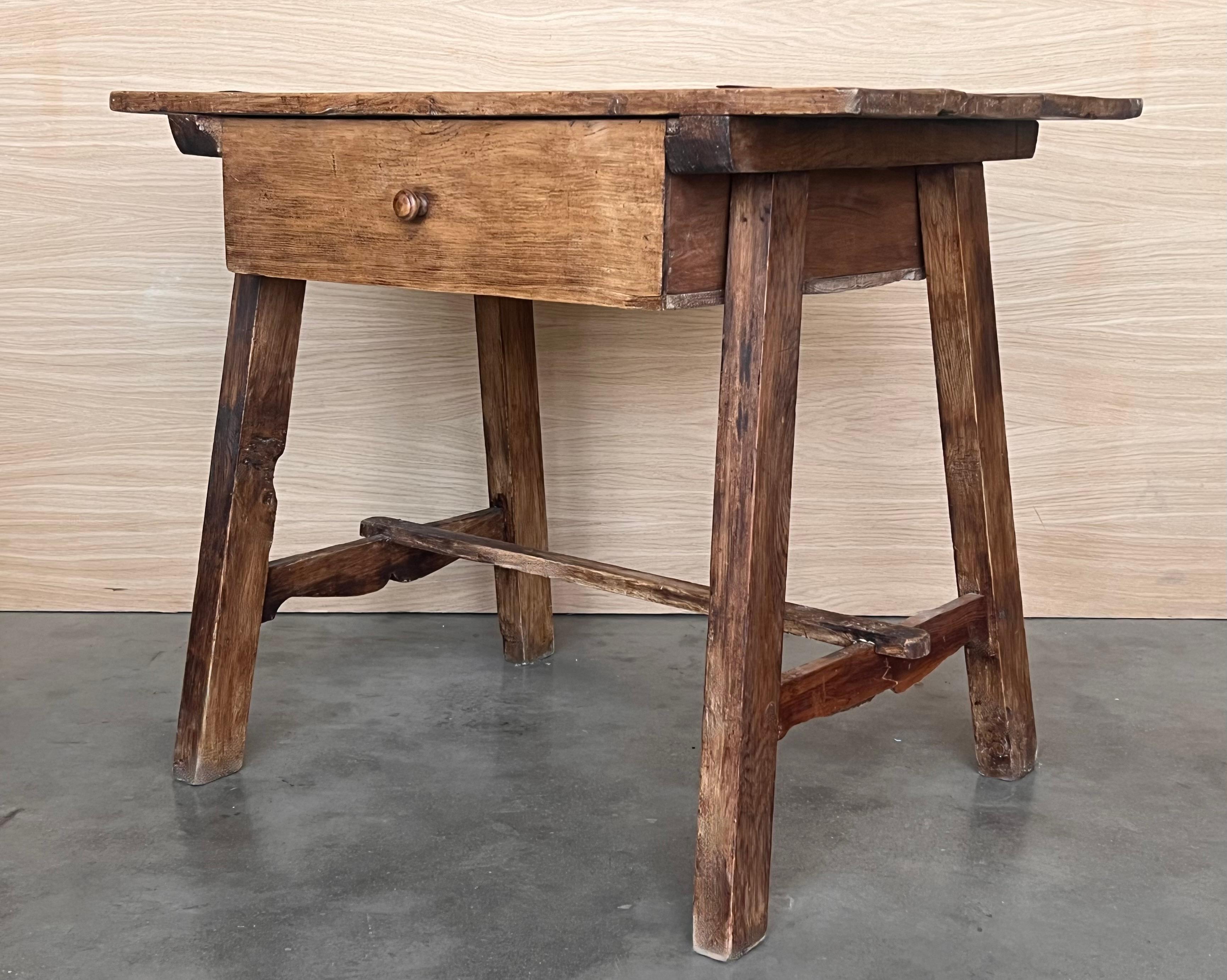 20ième siècle Table de travail française du début du 20e siècle avec un tiroir, années 1920 en vente