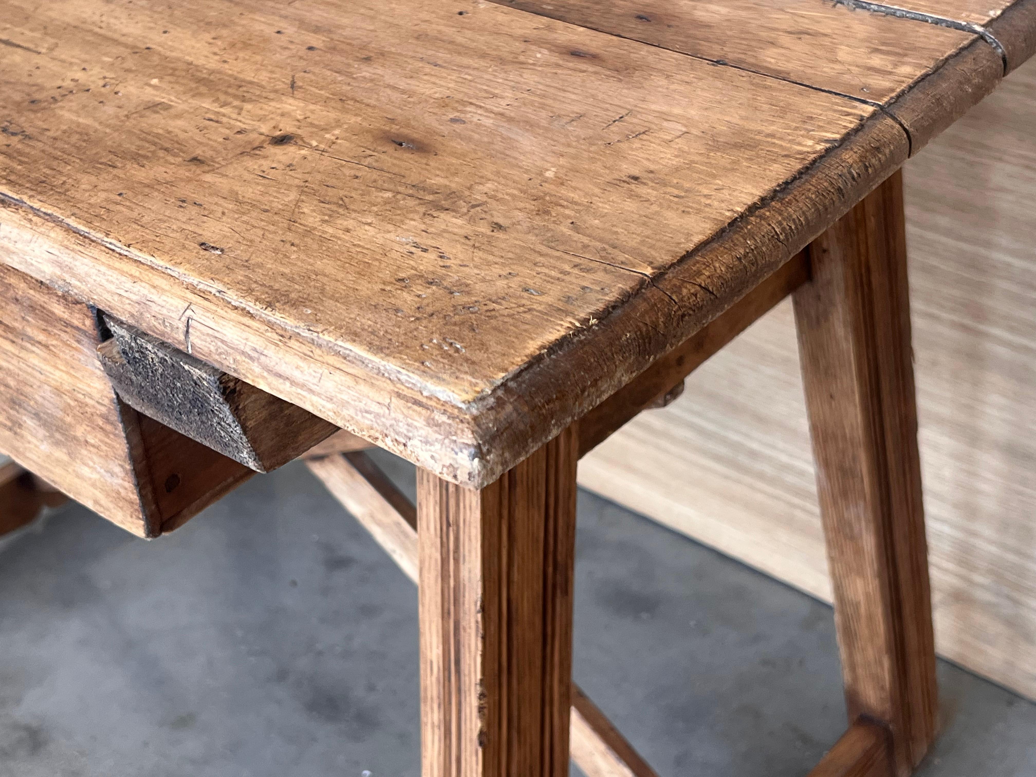 Chêne Table de travail française du début du 20e siècle avec un tiroir, années 1920 en vente
