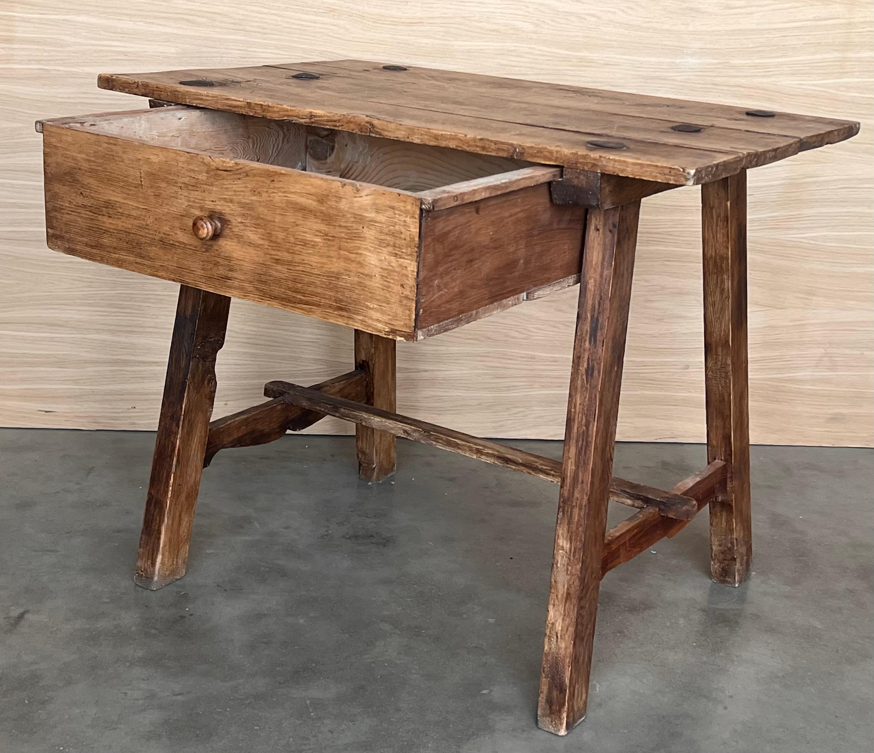 Chêne Table de travail française du début du 20e siècle avec un tiroir, années 1920 en vente