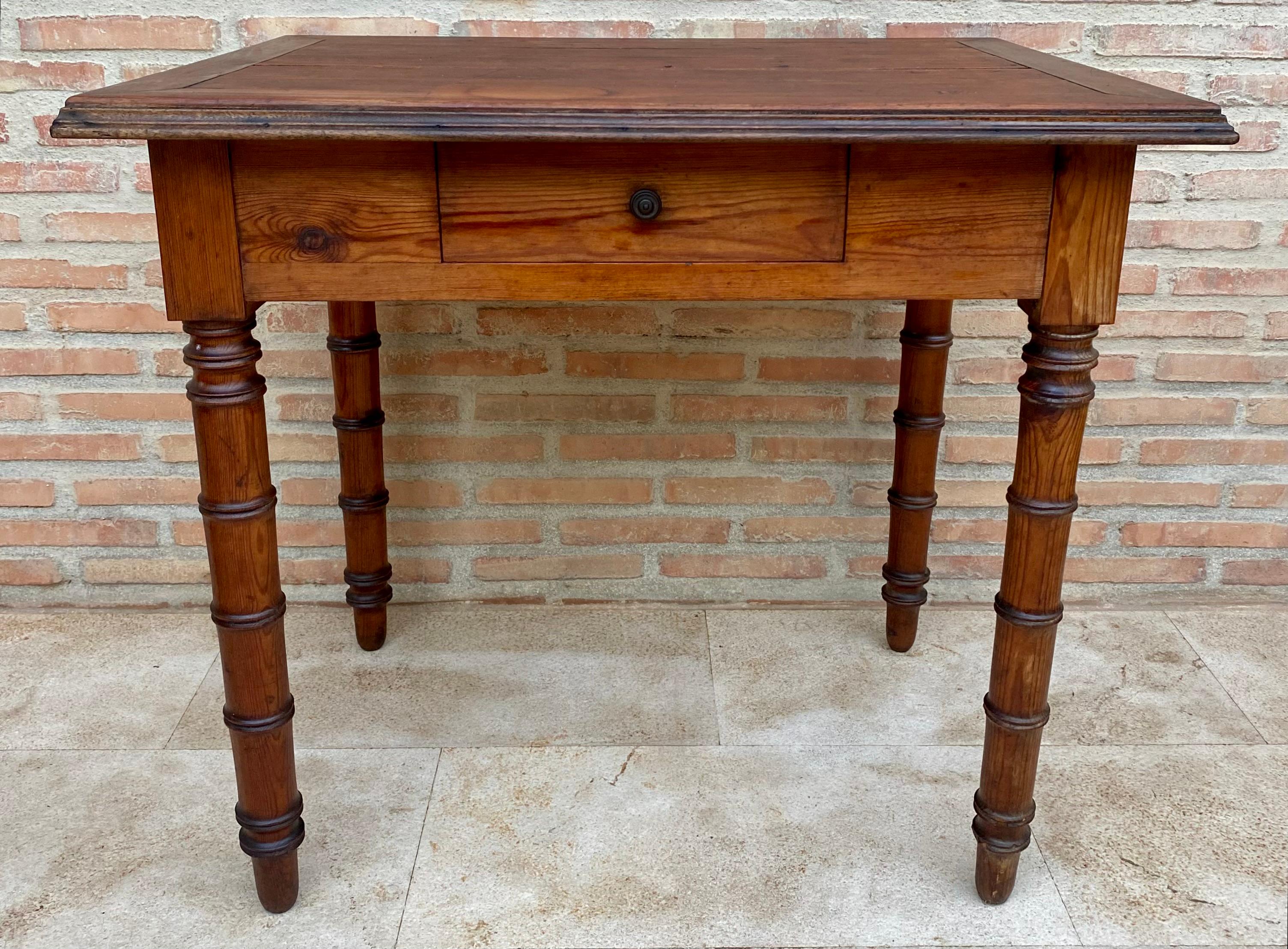 Table de travail française du début du 20e siècle avec un tiroir, années 1920 Bon état - En vente à Miami, FL