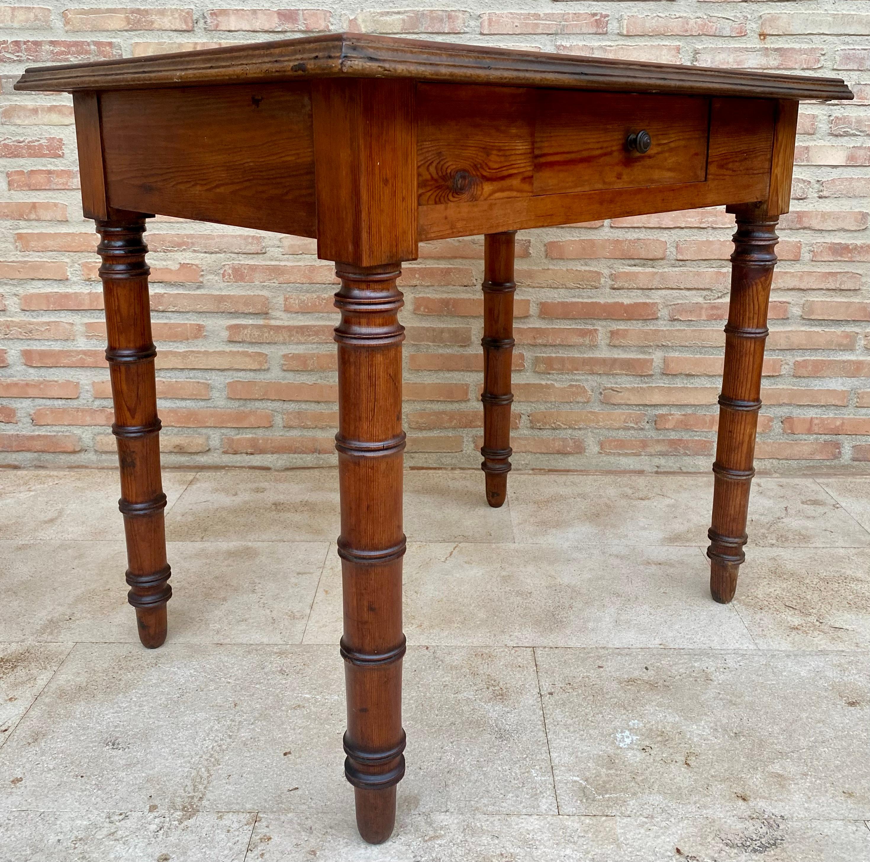 20ième siècle Table de travail française du début du 20e siècle avec un tiroir, années 1920 en vente