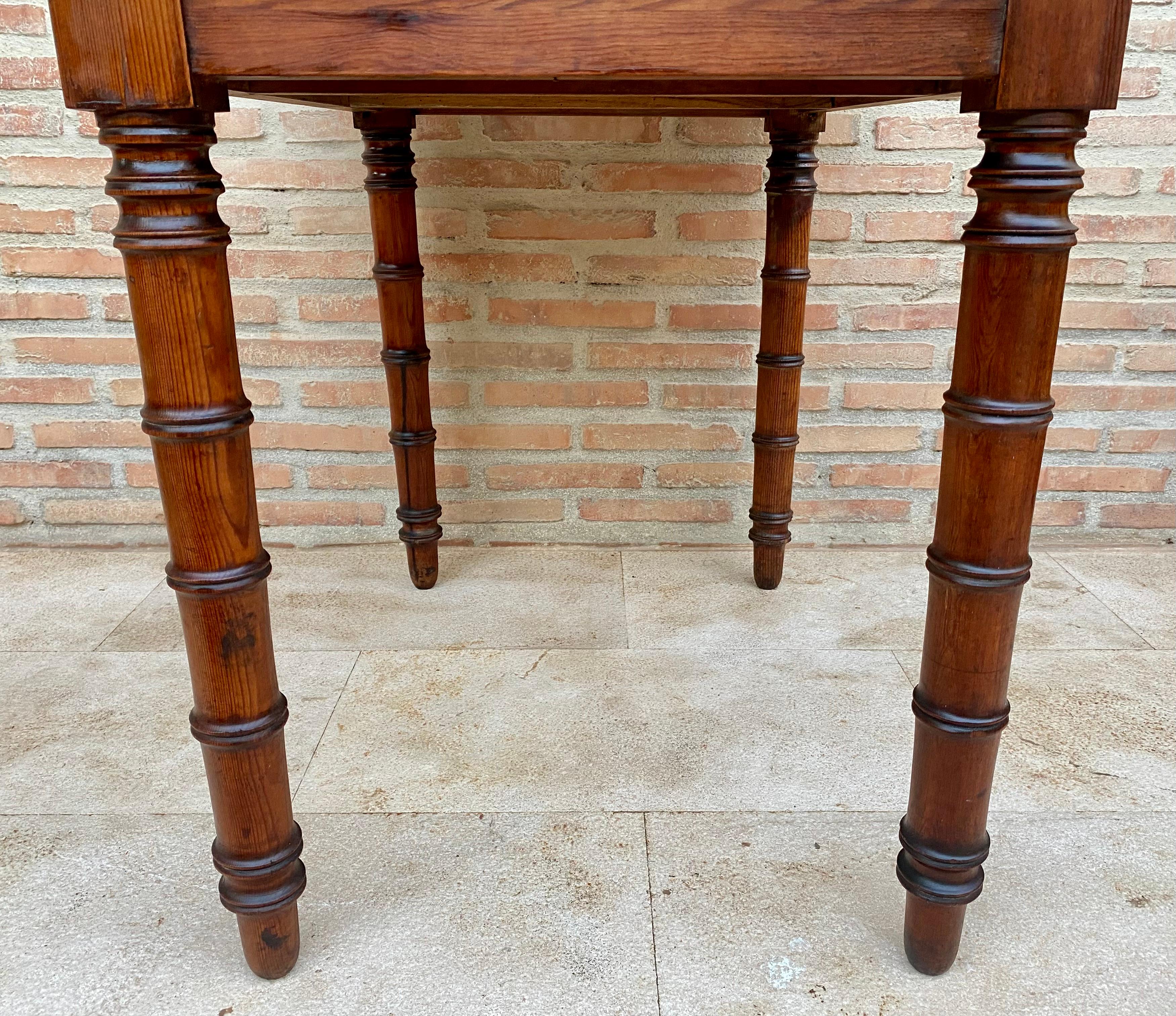 Chêne Table de travail française du début du 20e siècle avec un tiroir, années 1920 en vente