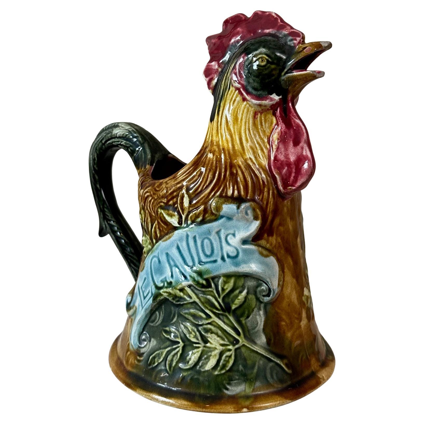 Brocca a forma di gallo della manifattura francese di Onnaing dell'inizio del XX secolo