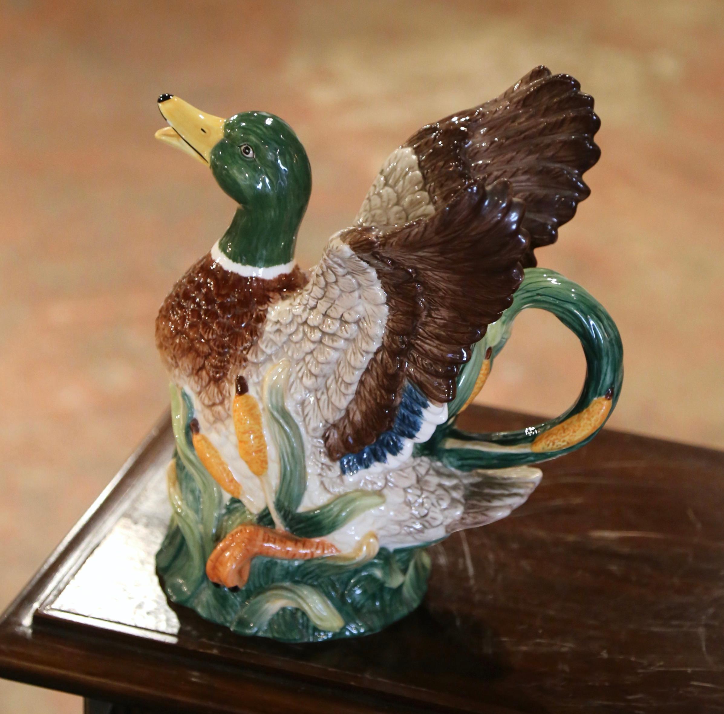 XX secolo Brocca di anatra in ceramica dipinta a Barbotine dei primi del '900 in vendita