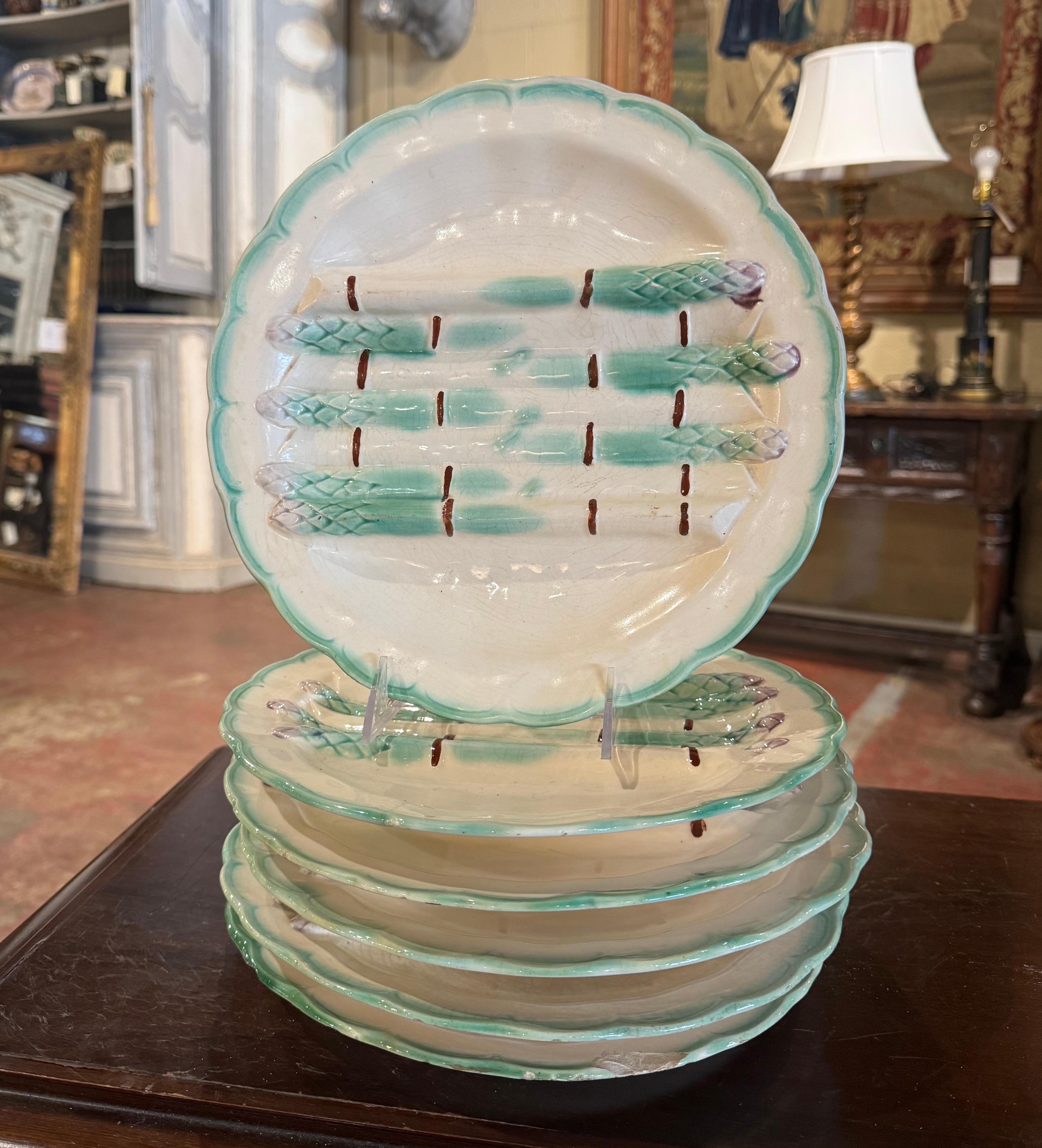 Fait main Assiettes à asperges Barbotine peintes françaises du début du 20ème siècle, lot de 6 en vente