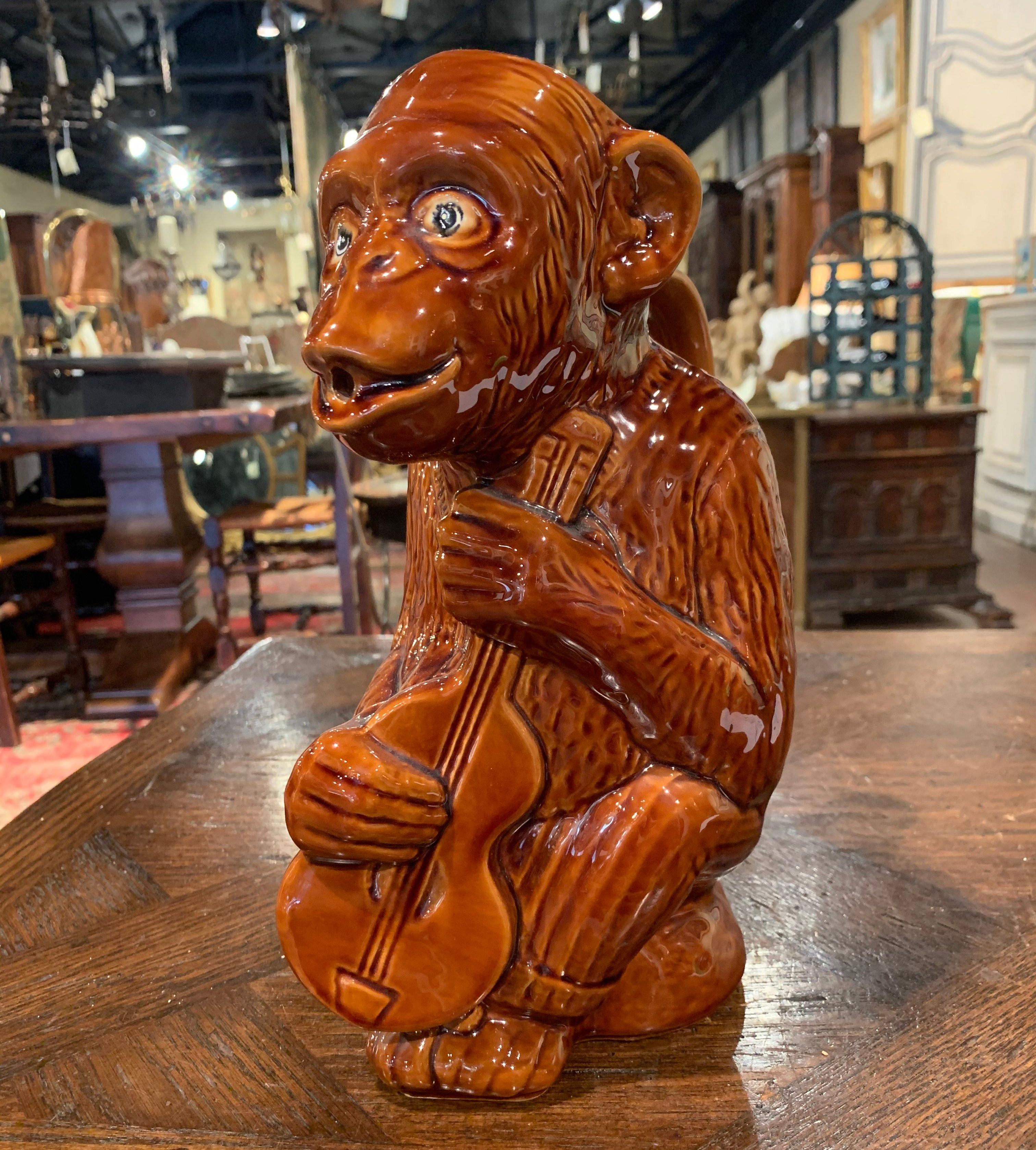 Early 20th Century French Painted Ceramic Barbotine Monkey Pitcher In Excellent Condition In Dallas, TX