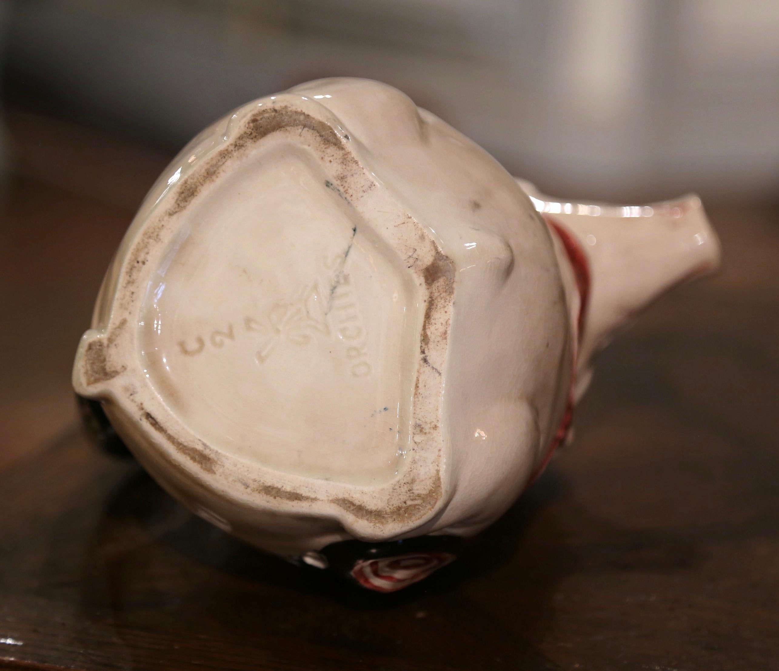 XX secolo Brocca in ceramica dipinta a Barbotine del primo Novecento francese firmata Orchies in vendita