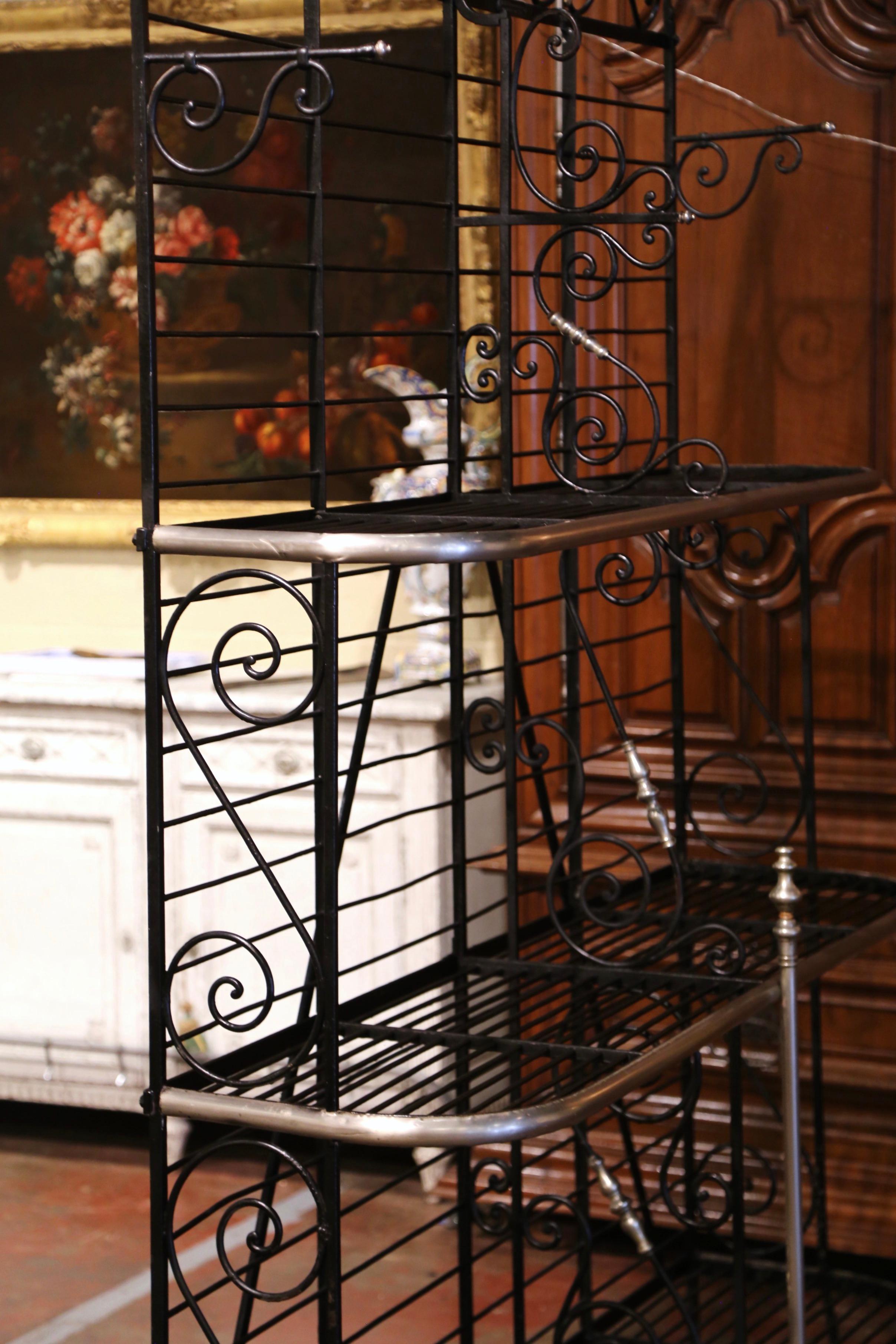 Early 20th Century French Painted Iron and Brass Baker's Rack In Excellent Condition In Dallas, TX