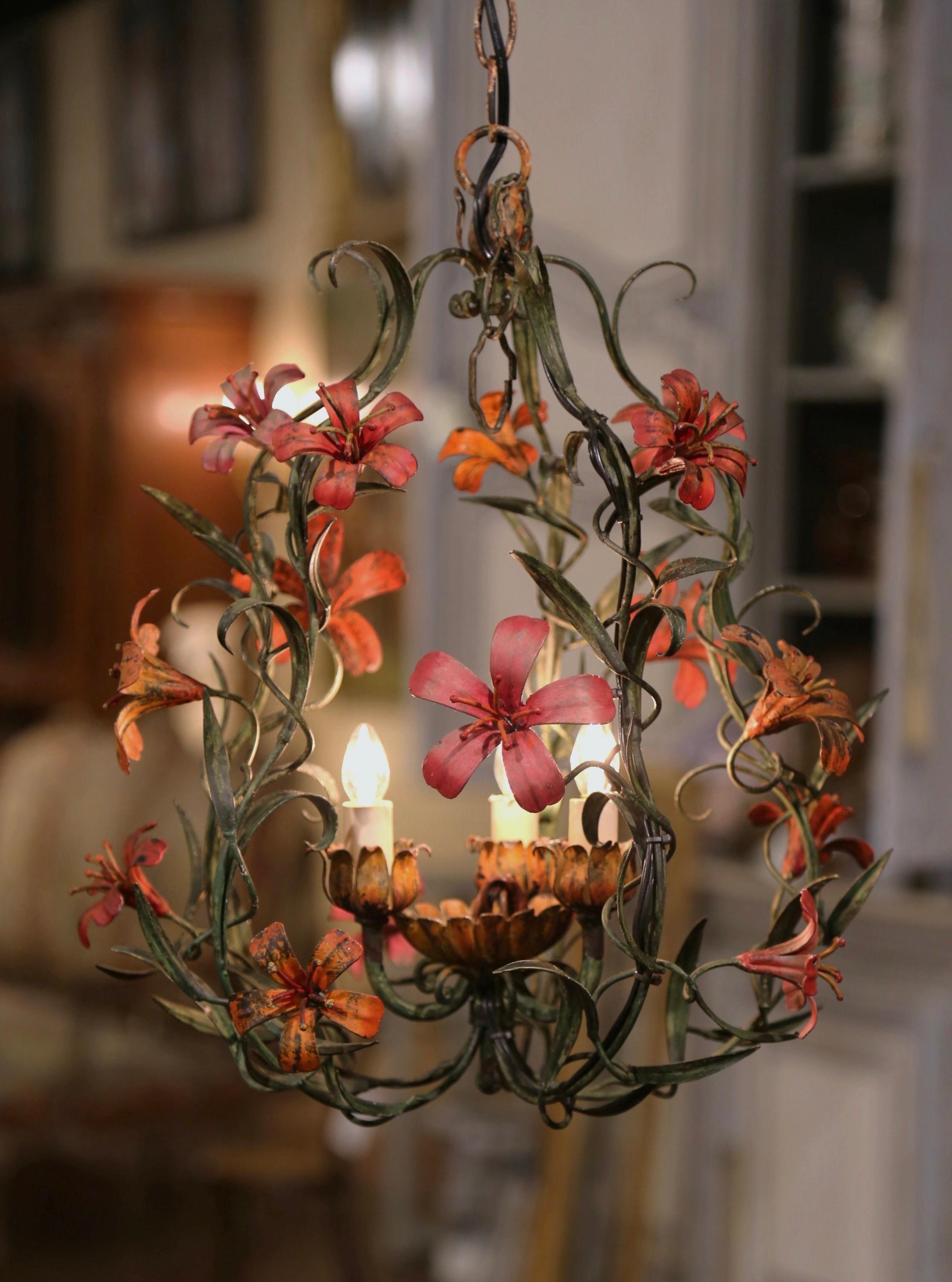 Early 20th Century French Painted Iron and Tole Chandelier with Pink Flowers In Excellent Condition In Dallas, TX