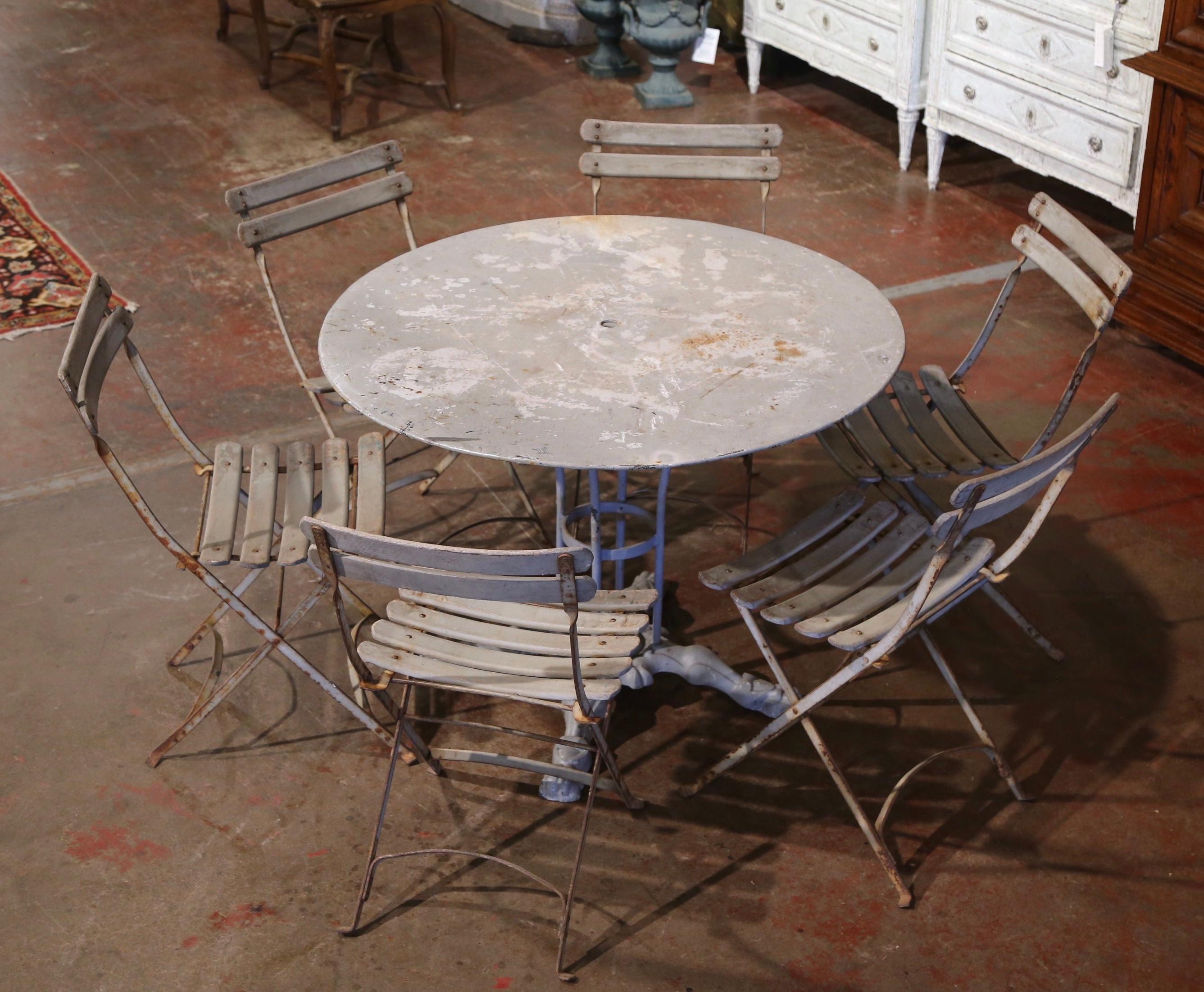 Napoleon III Early 20th Century French Painted Iron Outdoor Garden Table and Set of 6 Chairs