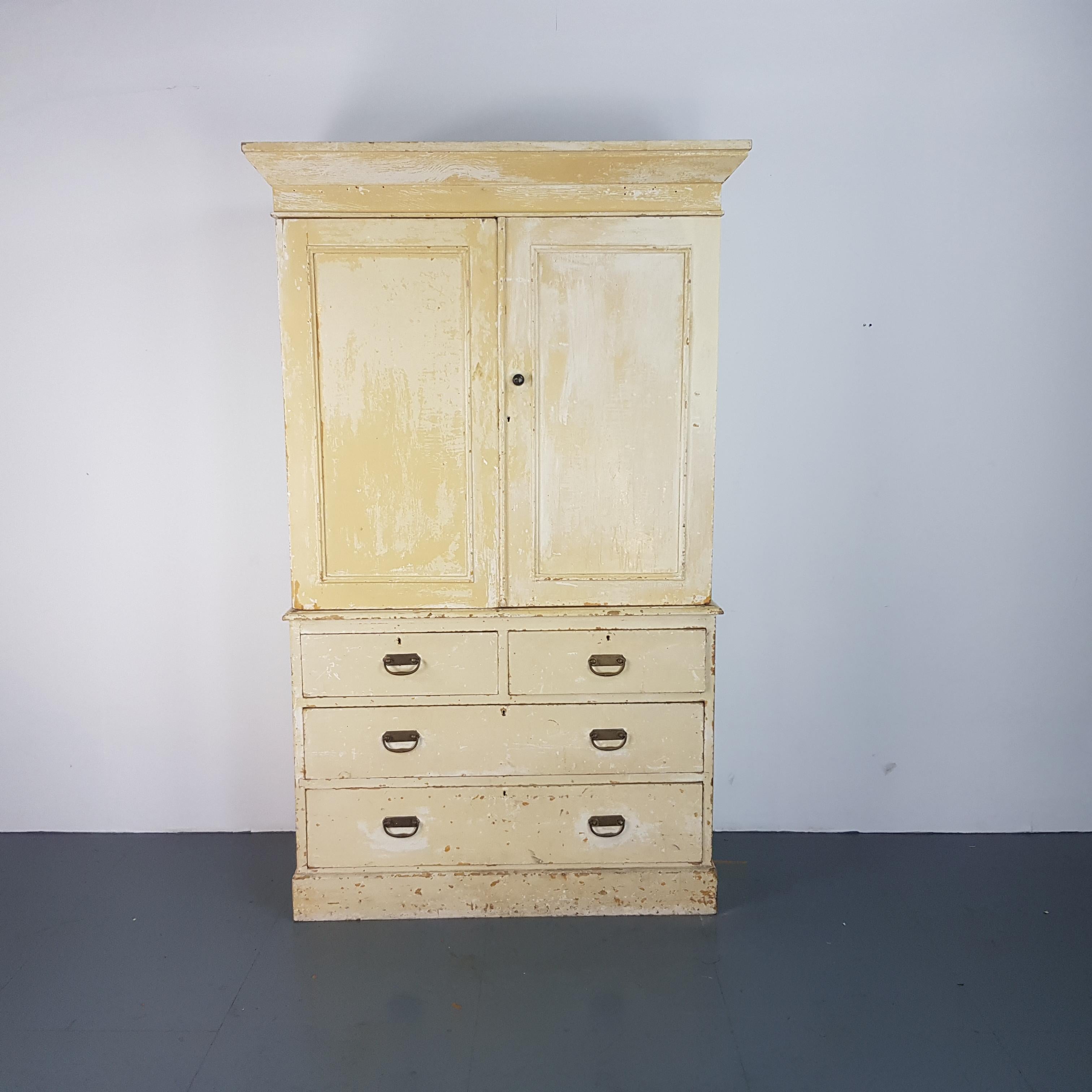Early 20th Century French Painted Pine Linen Cupboard 5