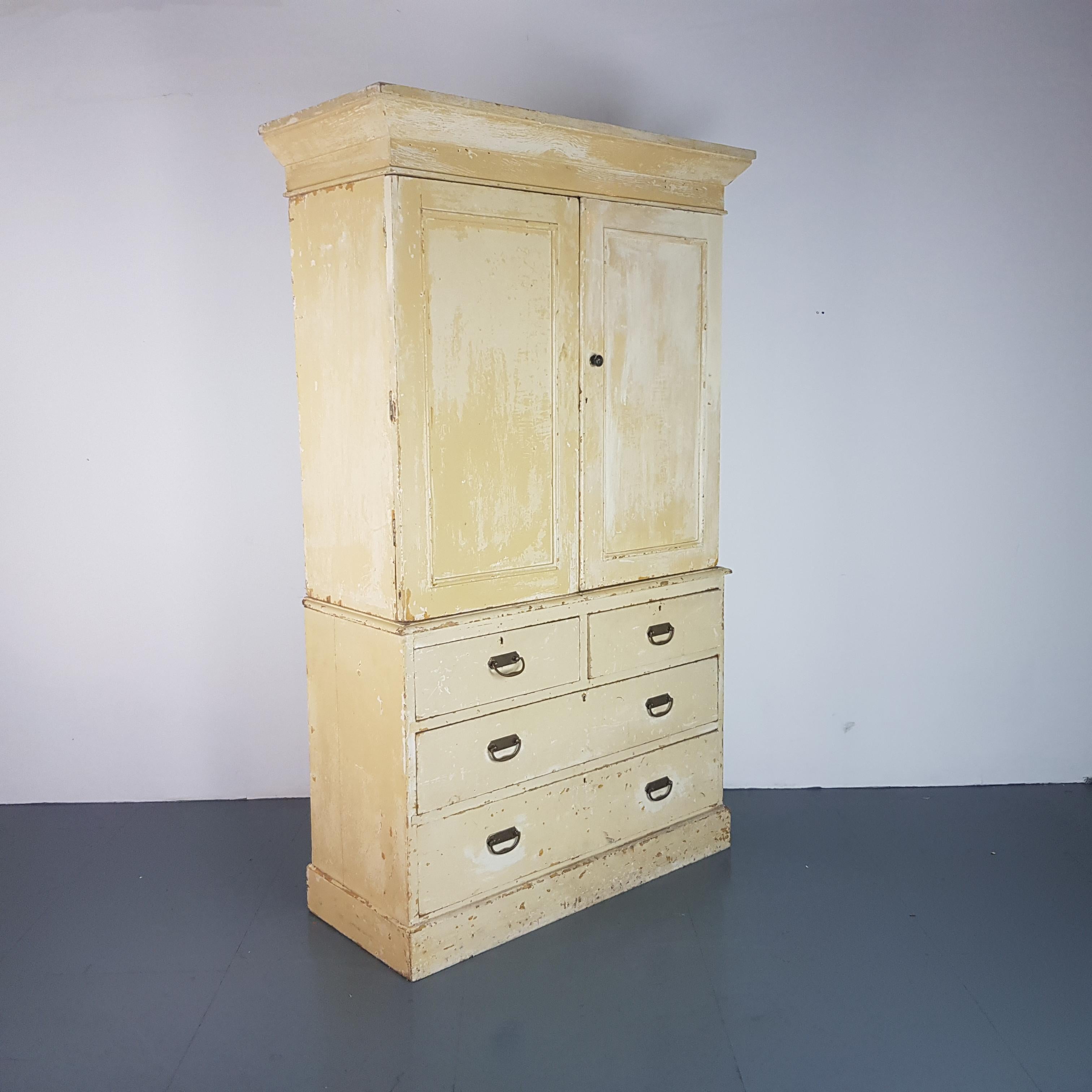 Early 20th Century French Painted Pine Linen Cupboard 6