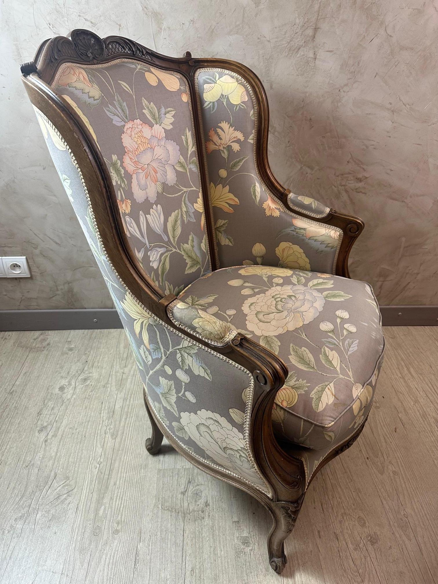 Paar französische Bergere-Sessel im Stil Louis XV. des frühen 20. Jahrhunderts, 1920er Jahre im Angebot 6