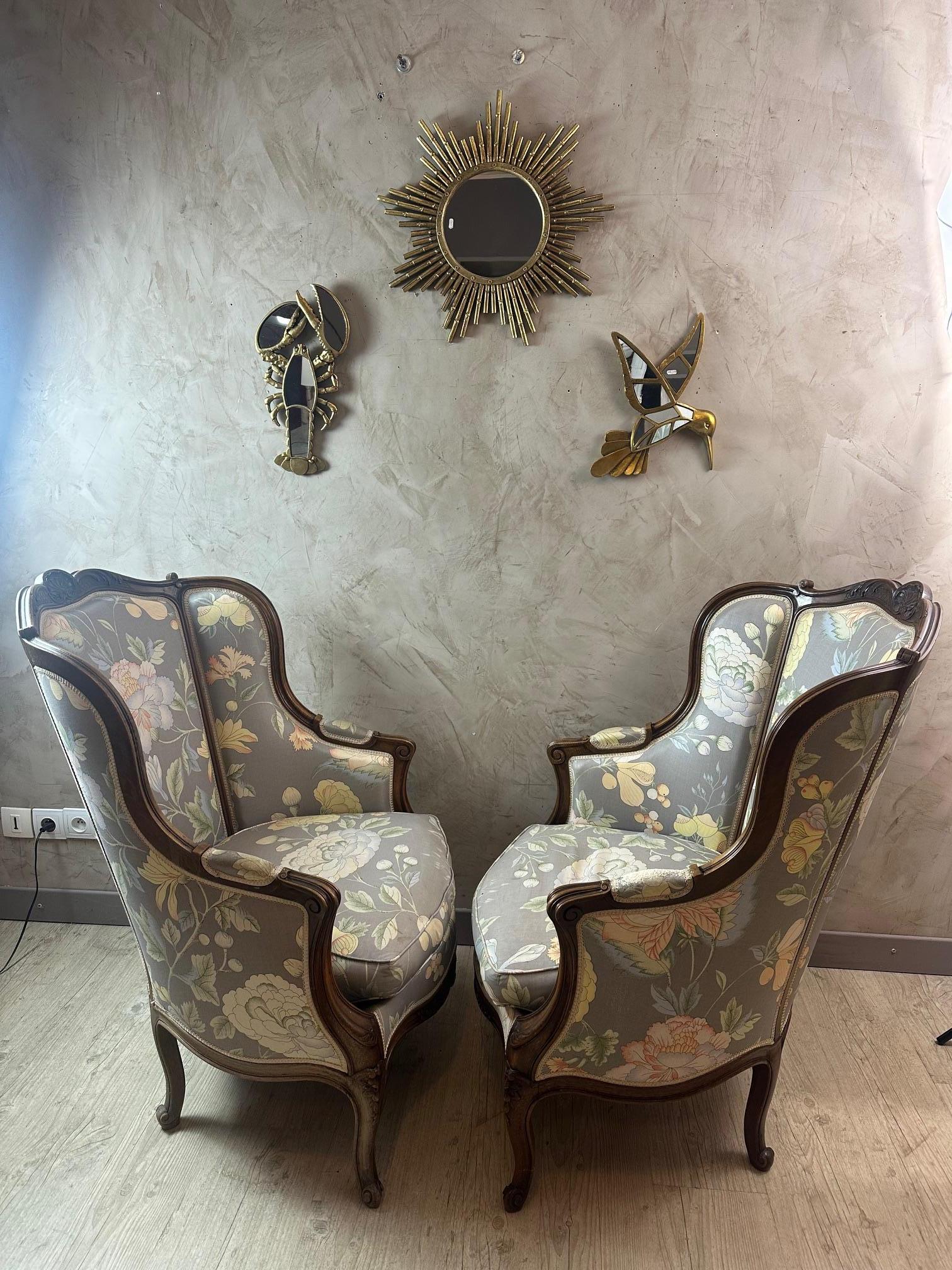 Paar französische Bergere-Sessel im Stil Louis XV. des frühen 20. Jahrhunderts, 1920er Jahre (Frühes 20. Jahrhundert) im Angebot