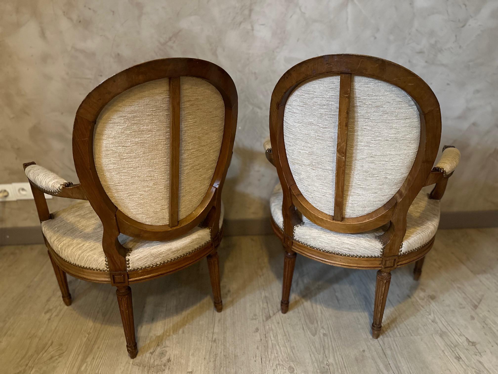 Fabric Early 20th century French Pair of Louis XVI Style Armchair, 1900s For Sale