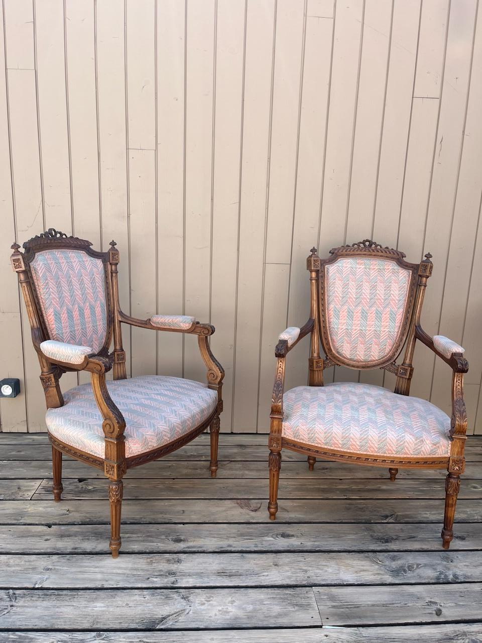 Pareja de sillones franceses de principios del siglo XX, estilo Luis XVI, años 20 Francés en venta