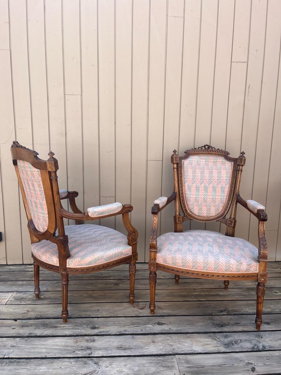Pareja de sillones franceses de principios del siglo XX, estilo Luis XVI, años 20 Tela en venta