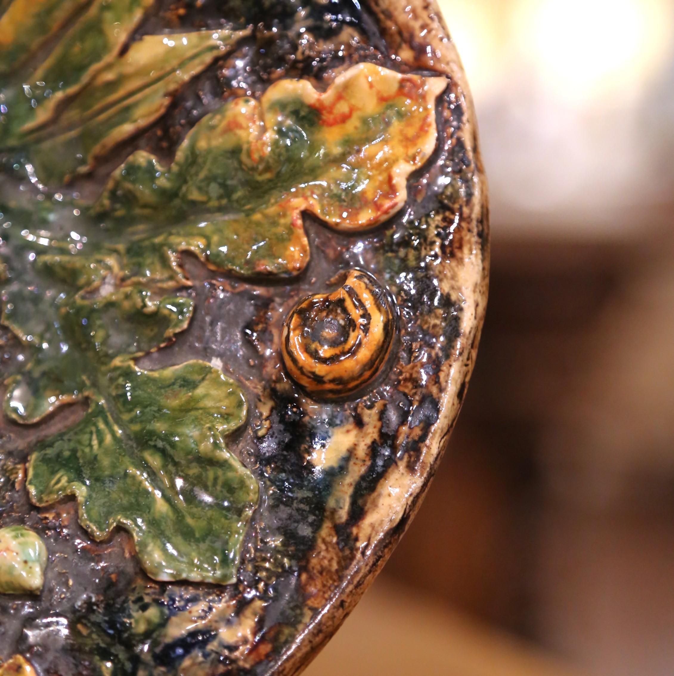 Piatto in maiolica francese Palissy dei primi del Novecento con serpente, rana e conchiglie in vendita 2