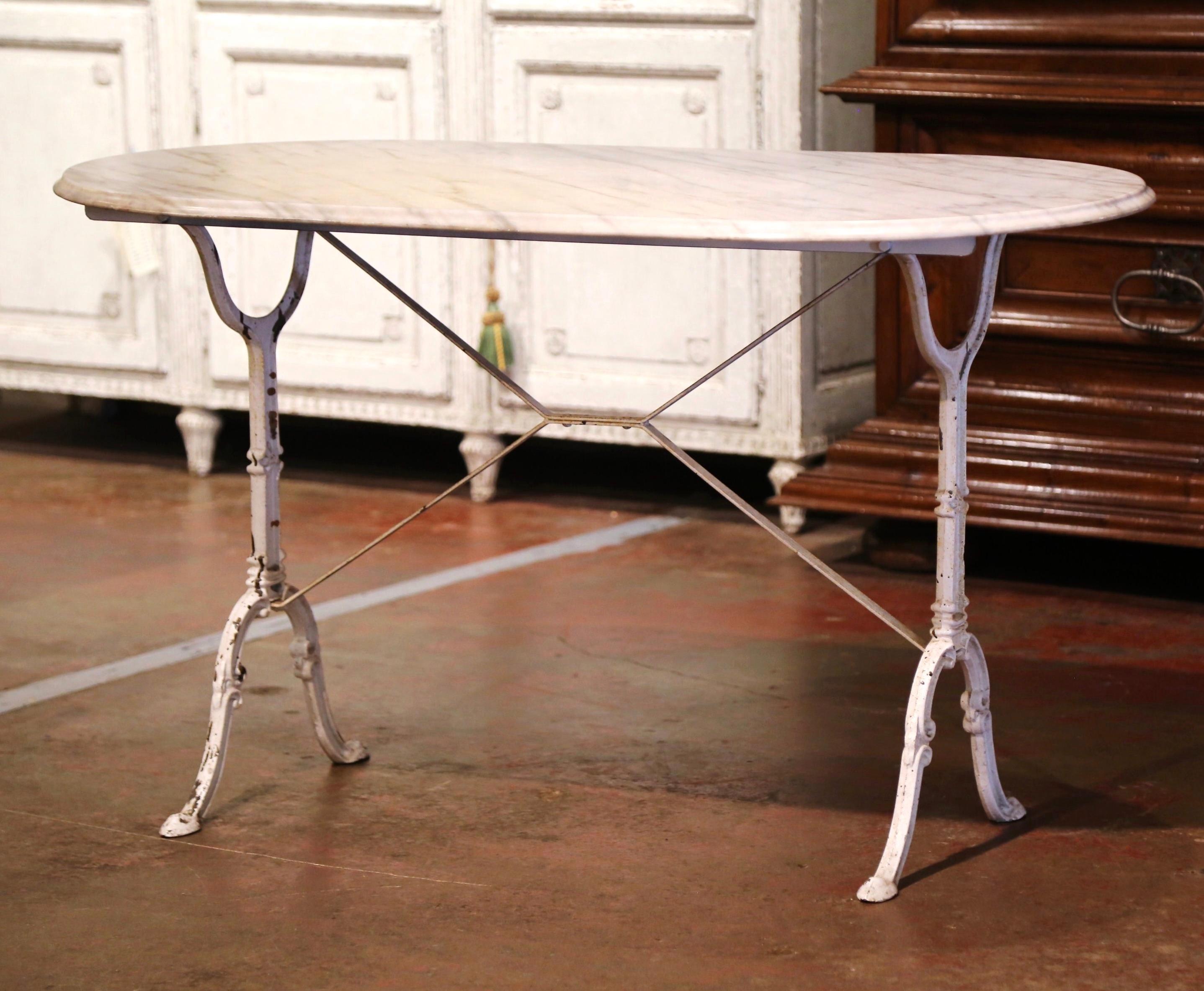Wrought Iron Early 20th Century French Parisian Iron and Oval Marble Bistrot or Pastry Table 