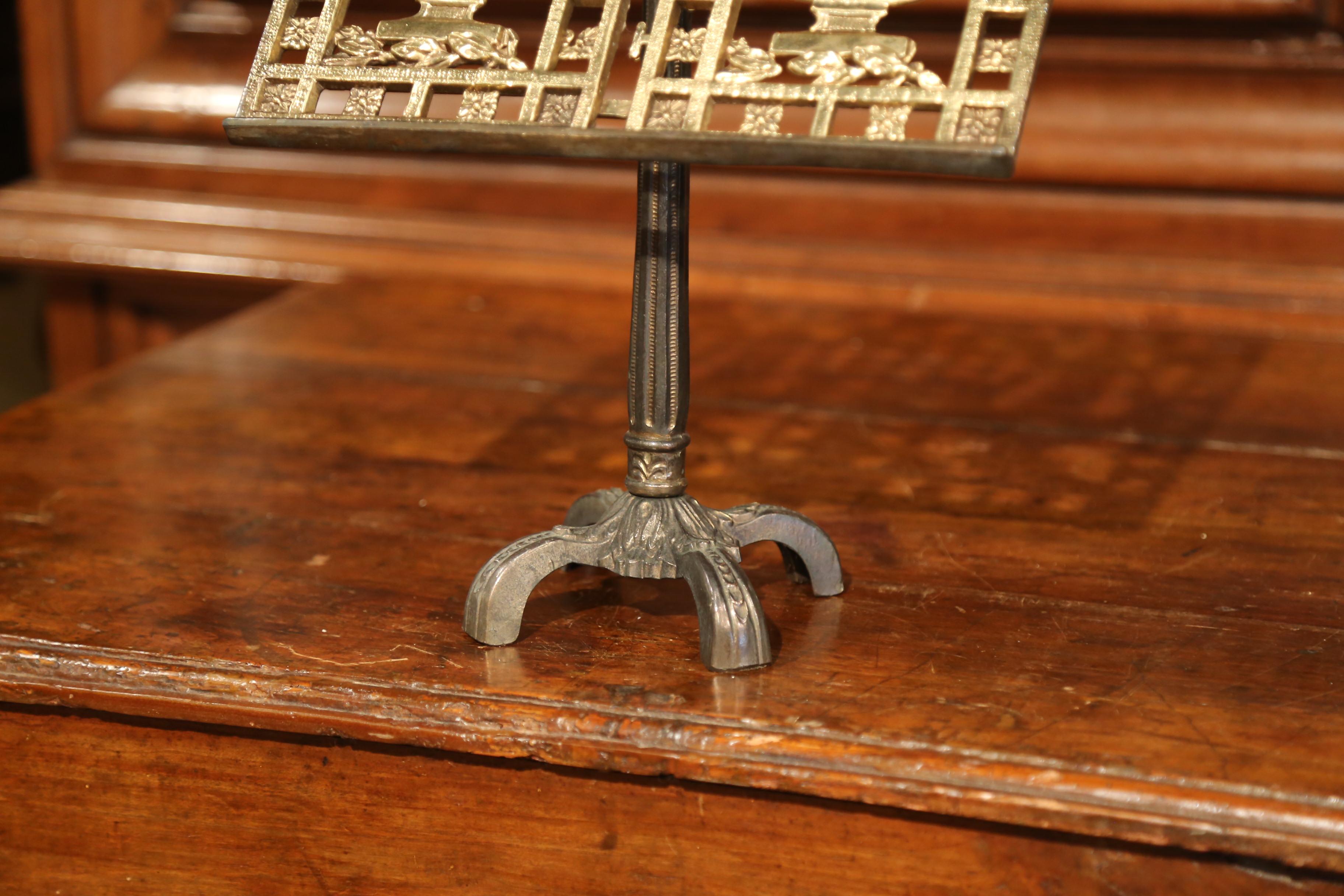 Early 20th Century French Patinated Brass Table Music Stand with Lyre Motif 1