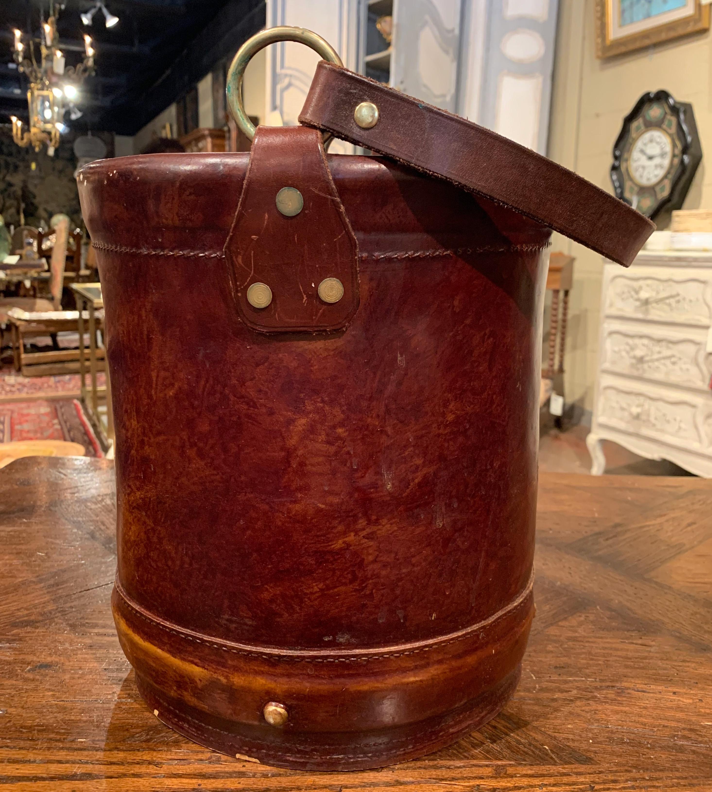 Early 20th Century French Patinated Brown Leather Basket with Handle In Excellent Condition In Dallas, TX