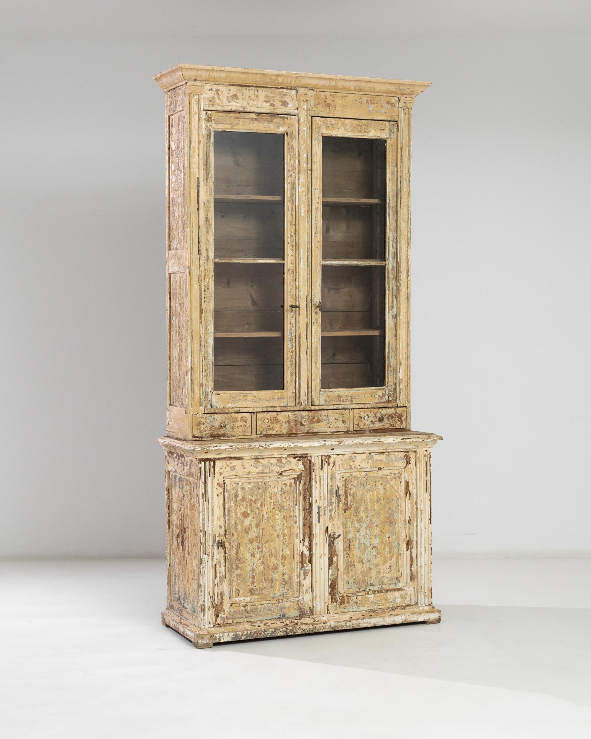 Early 20th Century French Patinated Vitrine In Good Condition For Sale In High Point, NC