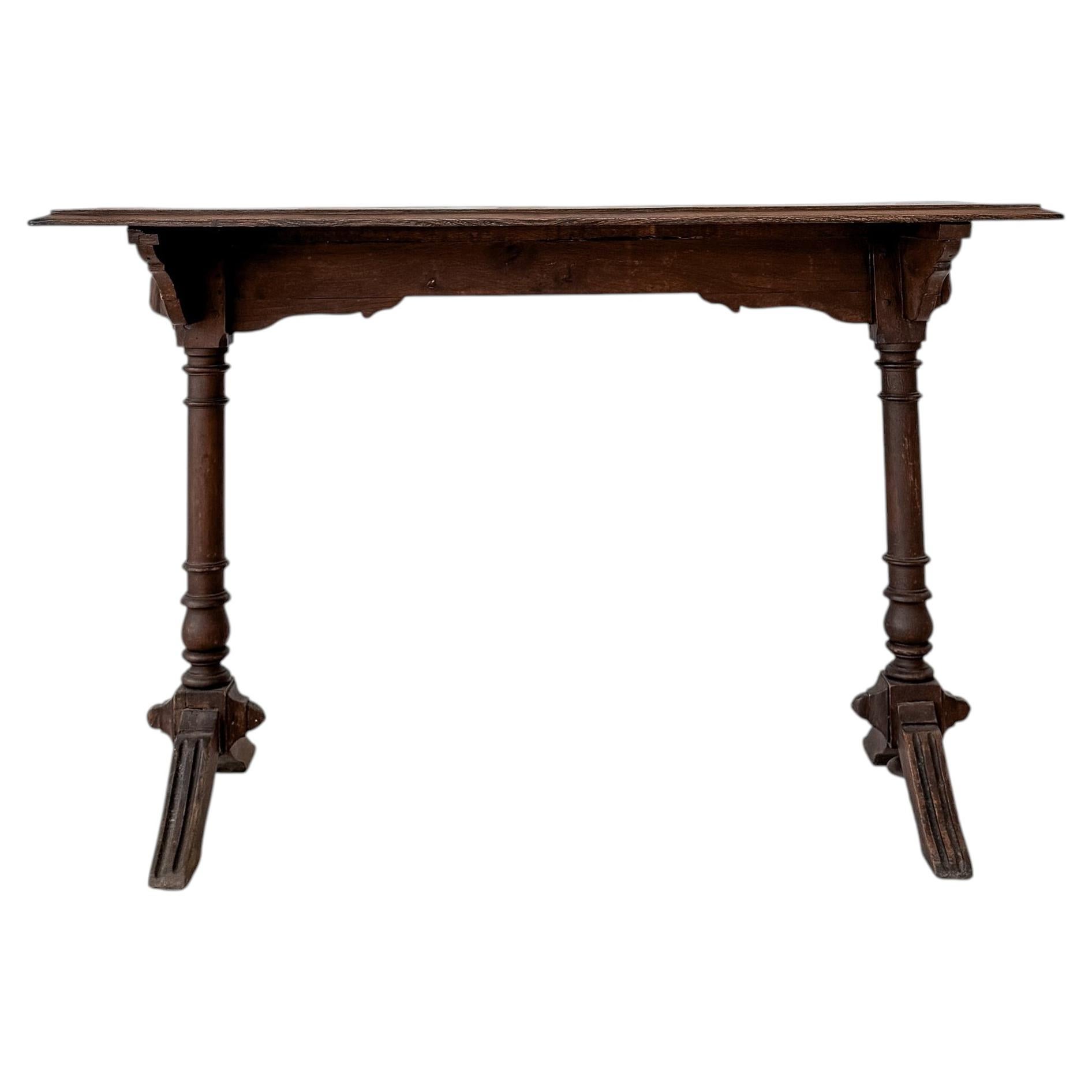 What size should a side table be?