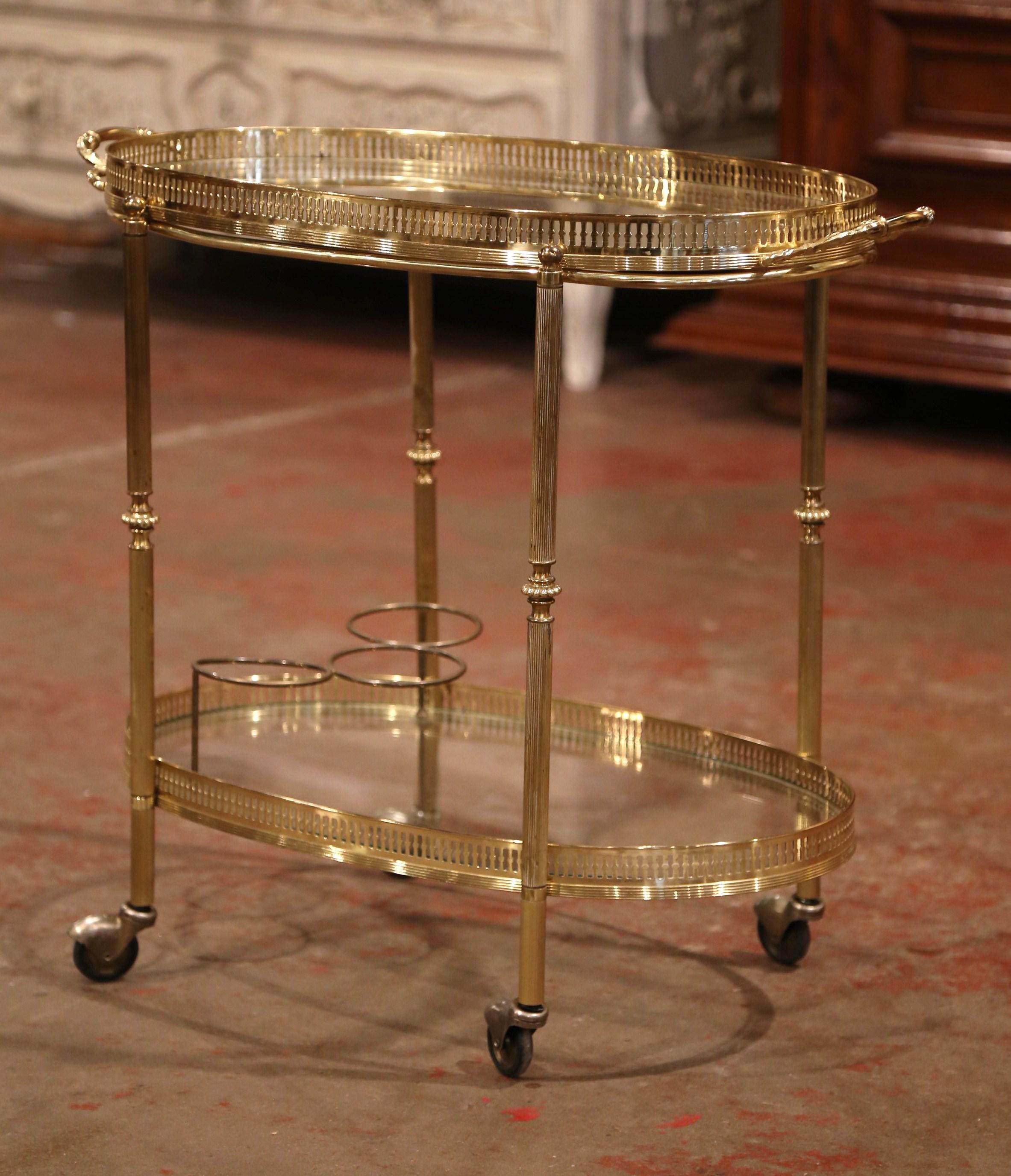 Early 20th Century French Polished Brass Two-Tier Oval Bar Cart on Wheels In Excellent Condition In Dallas, TX