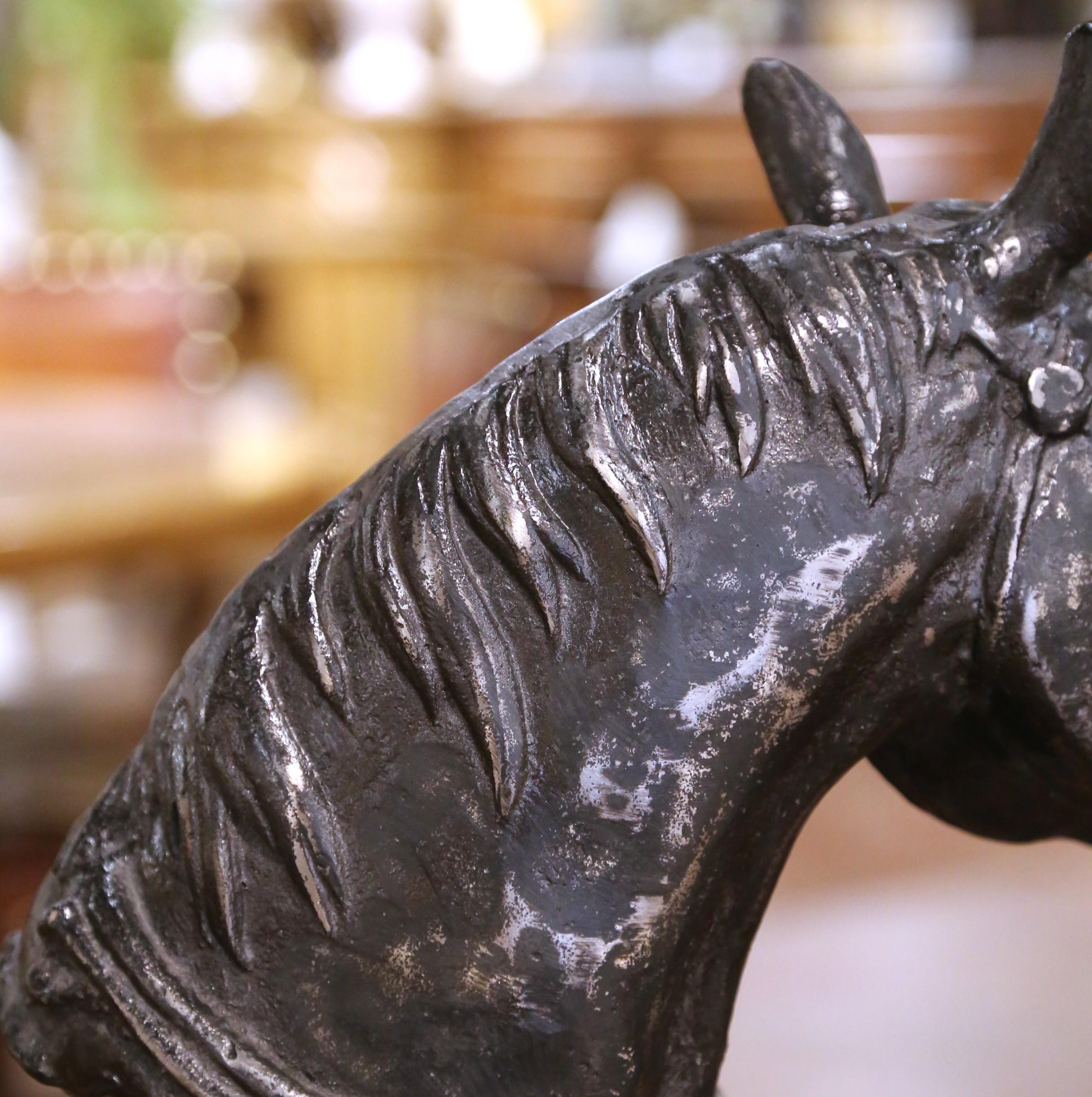 Scultura di testa di cavallo in ferro lucido dei primi del '900 su base integrale In condizioni ottime in vendita a Dallas, TX