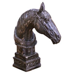 Scultura di testa di cavallo in ferro lucido dei primi del '900 su base integrale