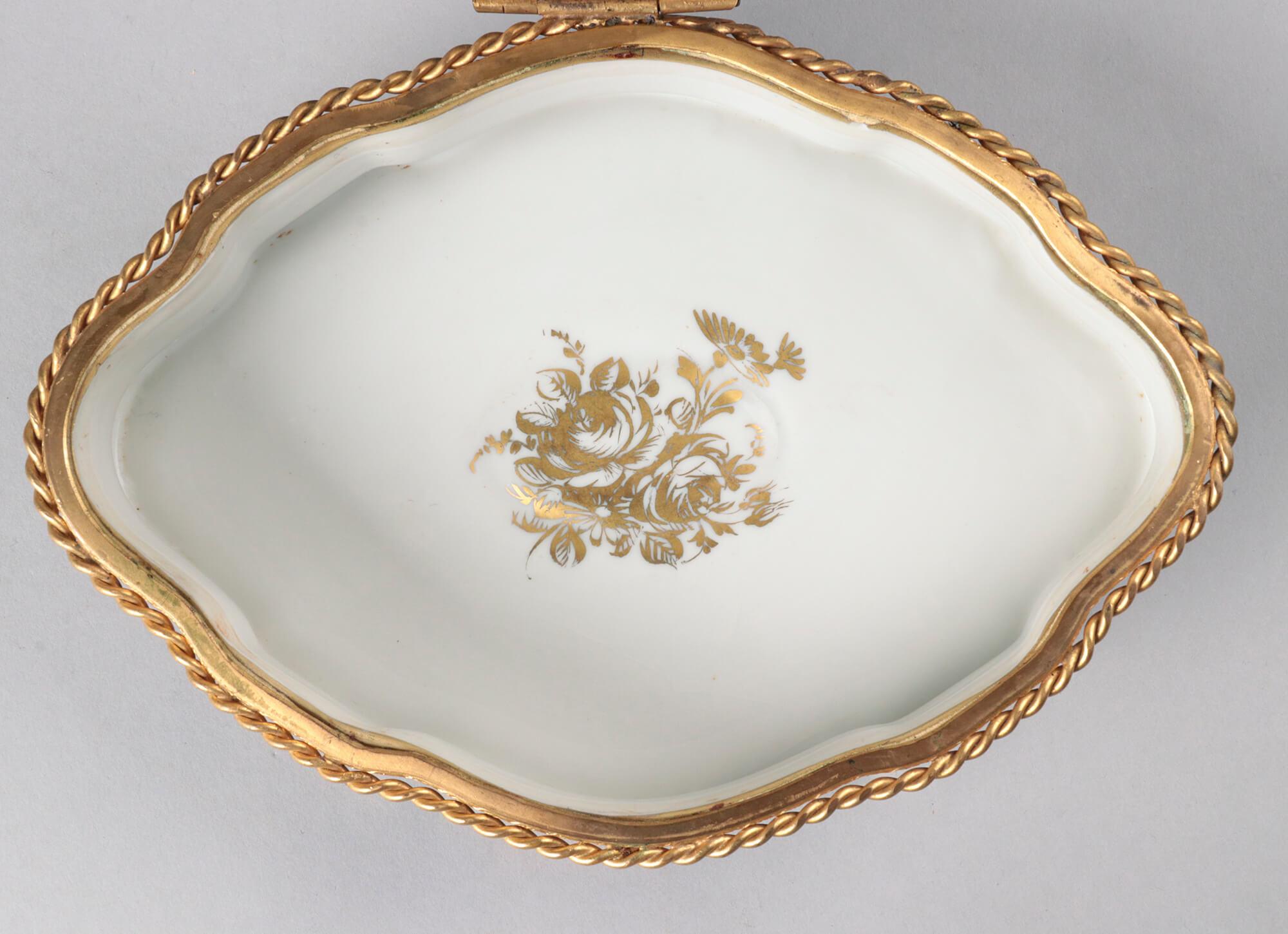 Early 20th Century French Porcelain Lidded Chocolate Box for Marquise De Sevigne 5