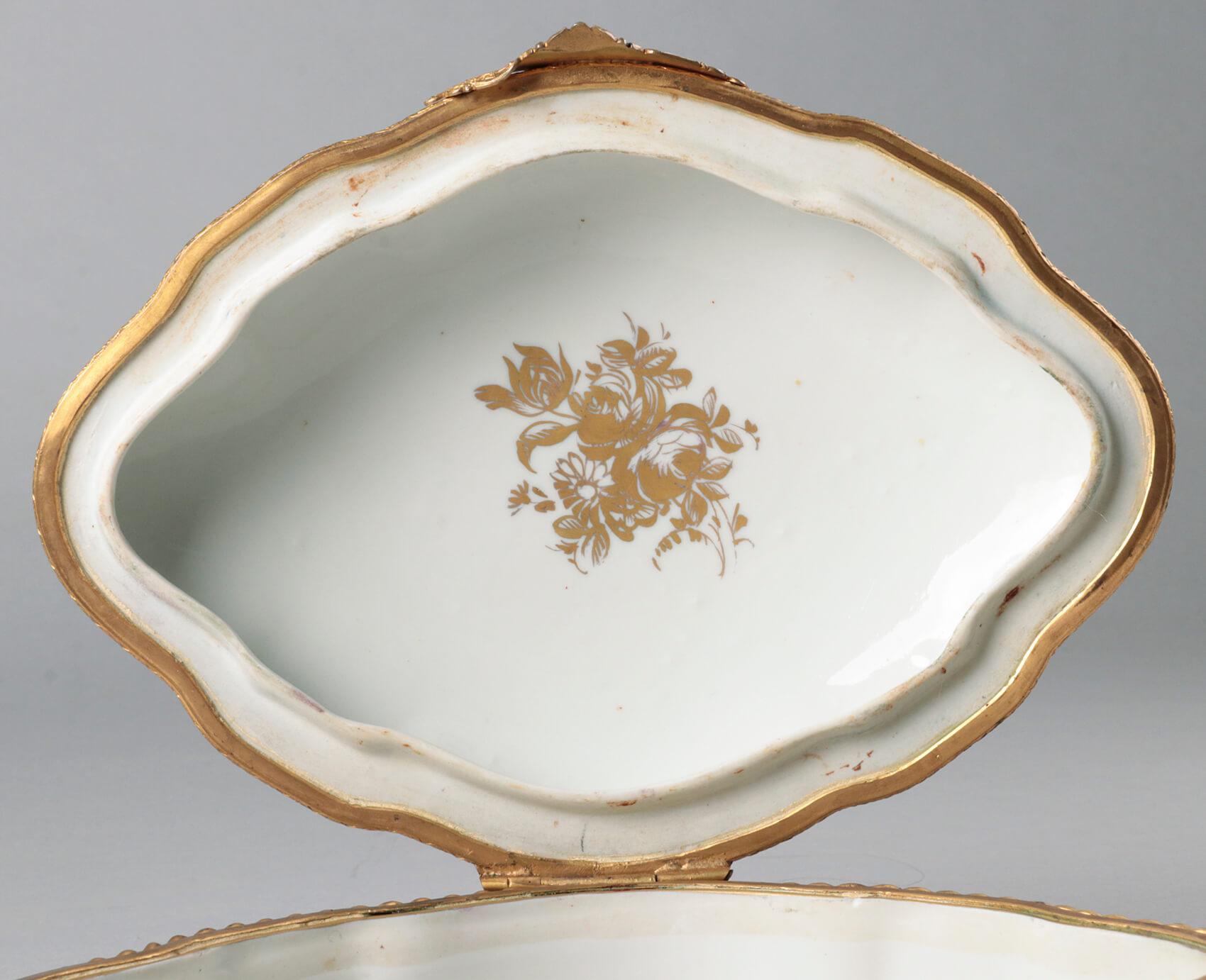 Early 20th Century French Porcelain Lidded Chocolate Box for Marquise De Sevigne 6