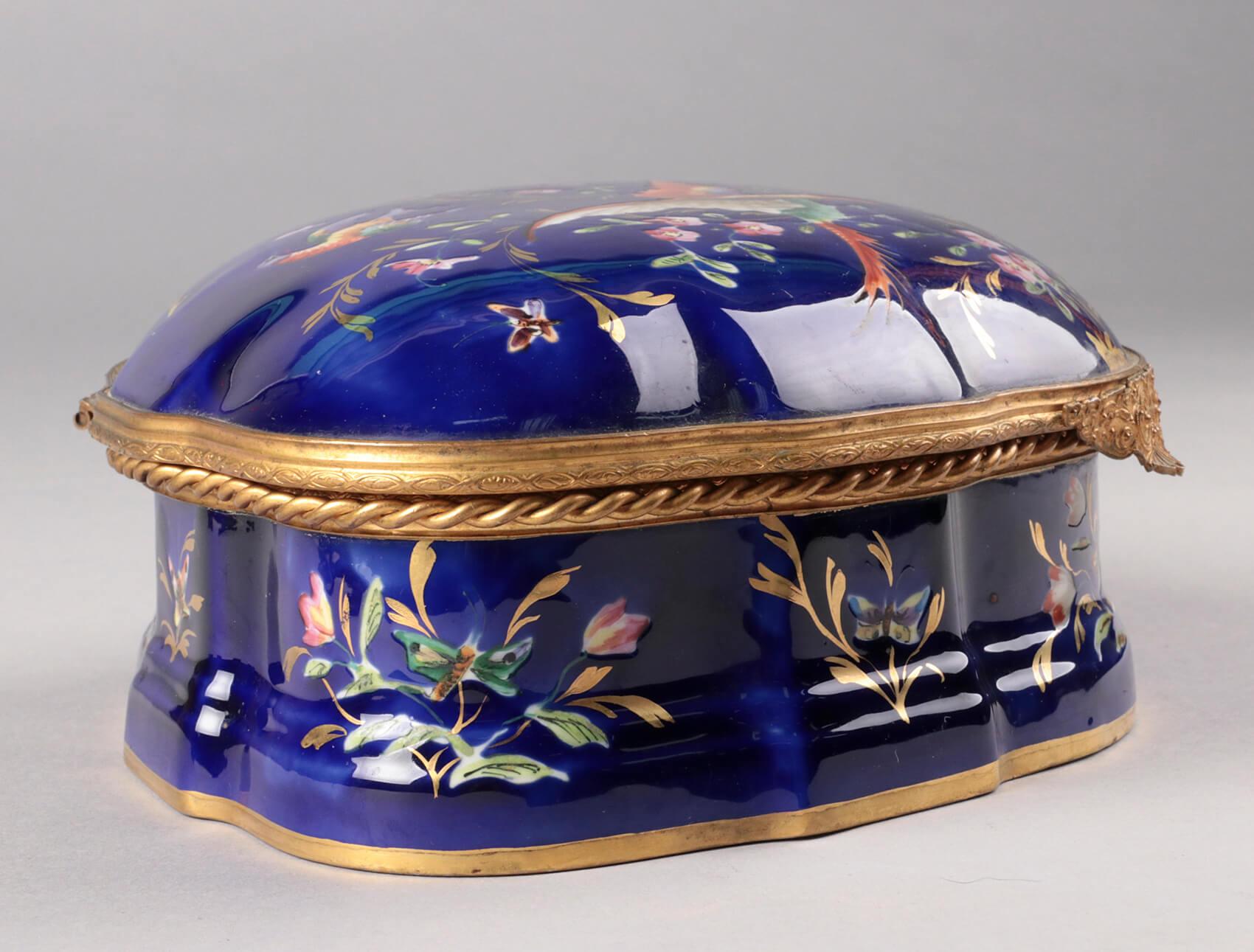 Early 20th Century French Porcelain Lidded Chocolate Box for Marquise De Sevigne 9