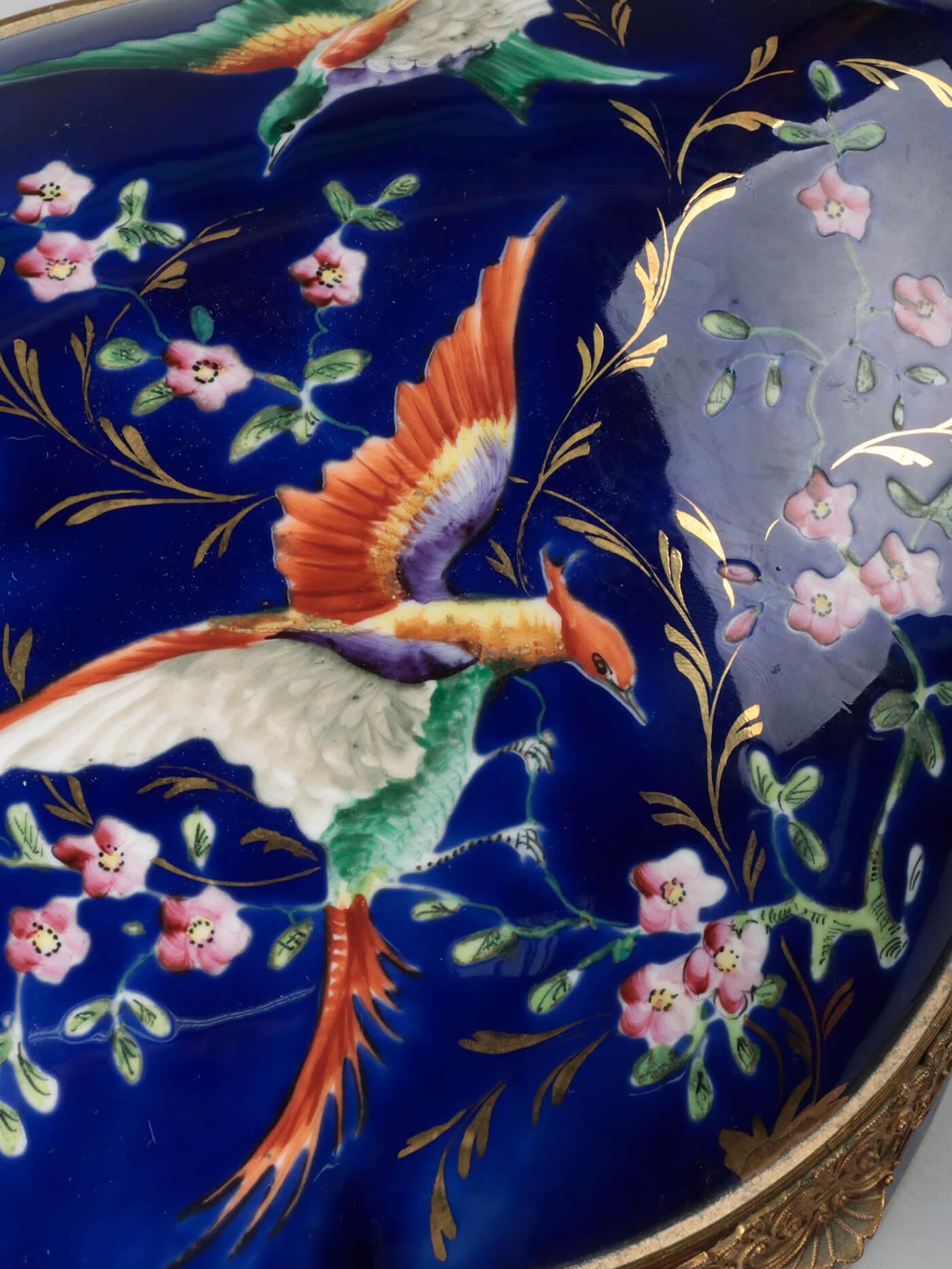 Early 20th Century French Porcelain Lidded Chocolate Box for Marquise De Sevigne 10
