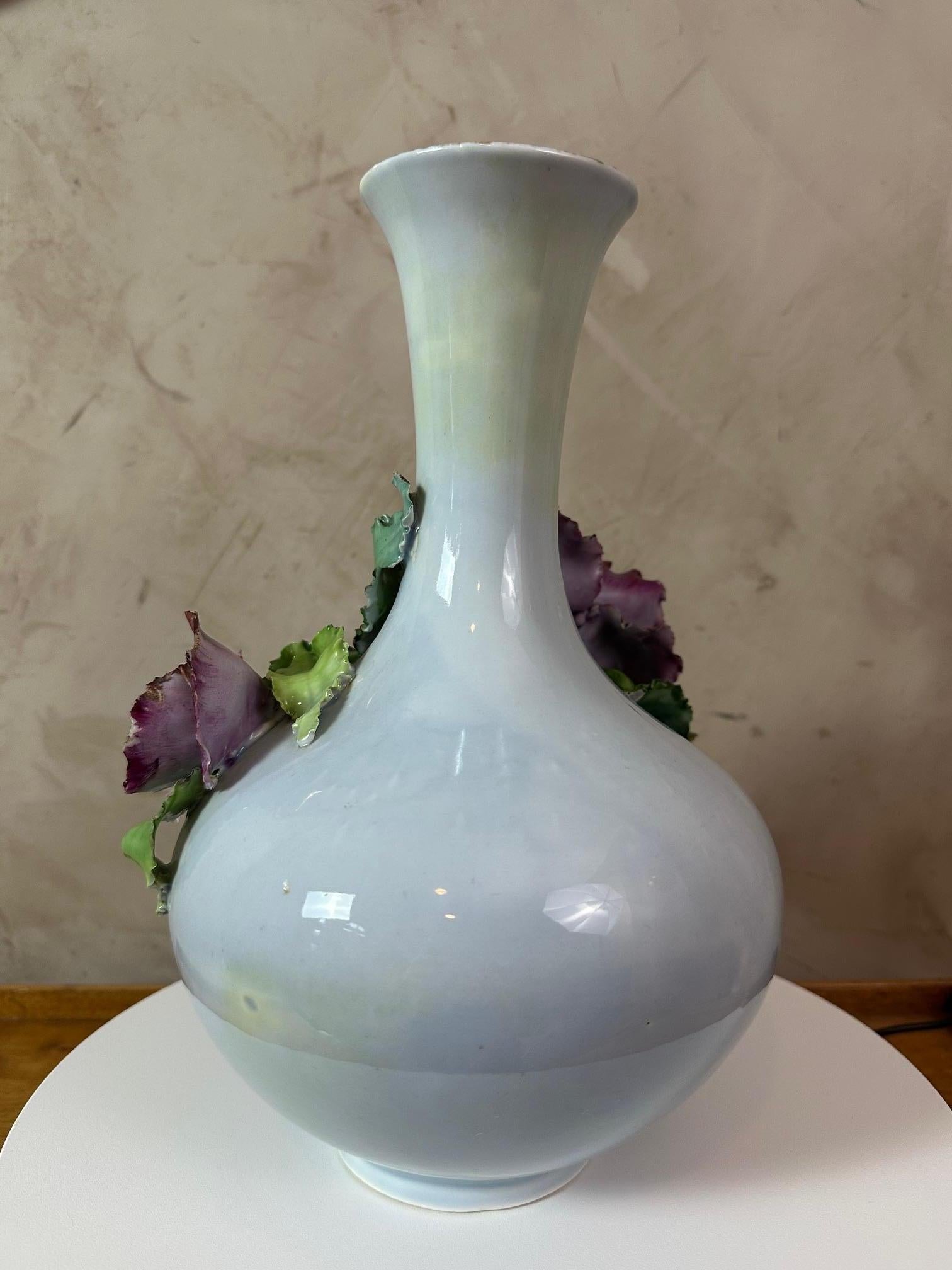 Inizio XX secolo Vaso in porcellana francese dei primi del Novecento, 1900S in vendita