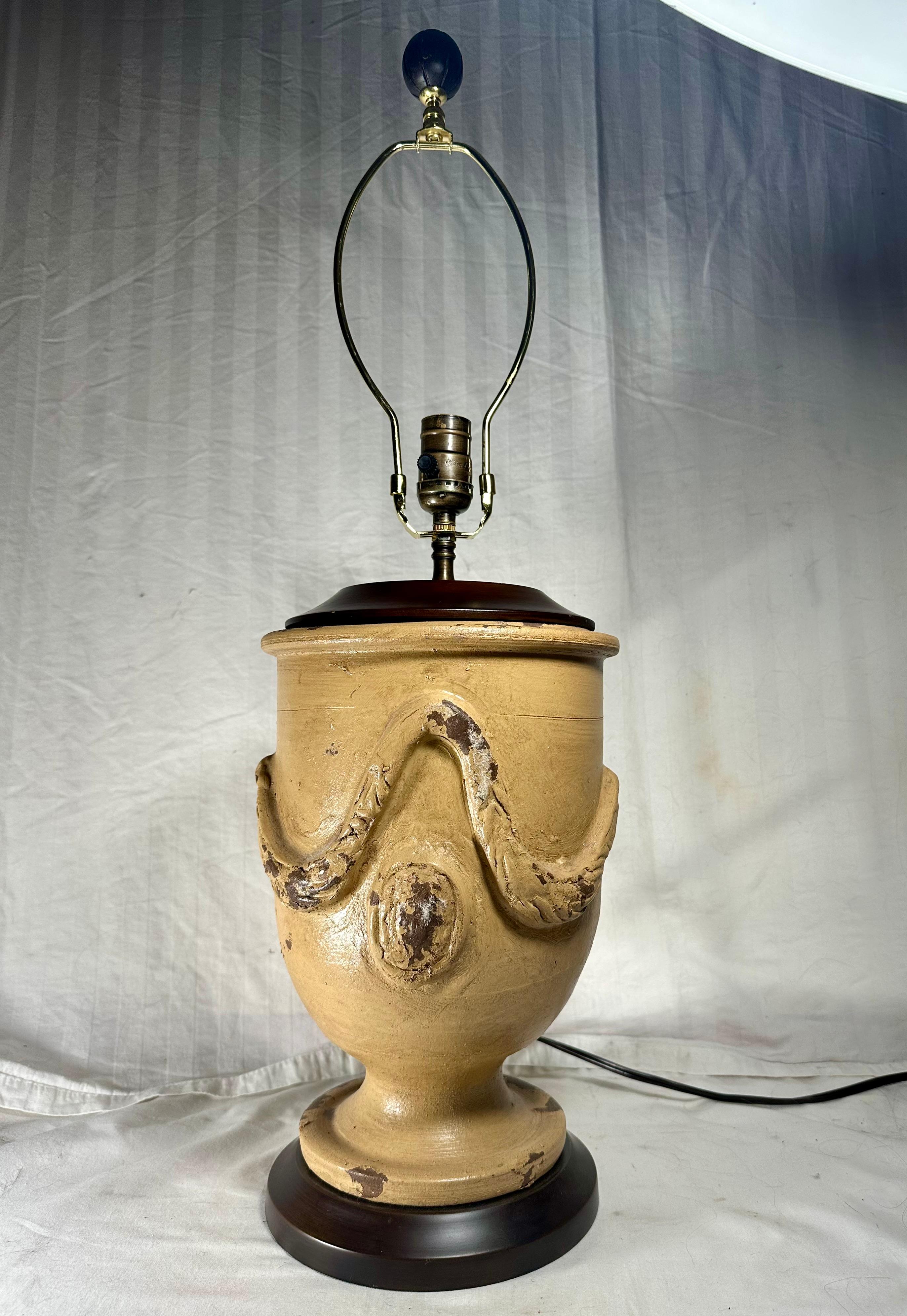 Lampada da tavolo a urna Anduze in ceramica francese dei primi del Novecento in vendita 2