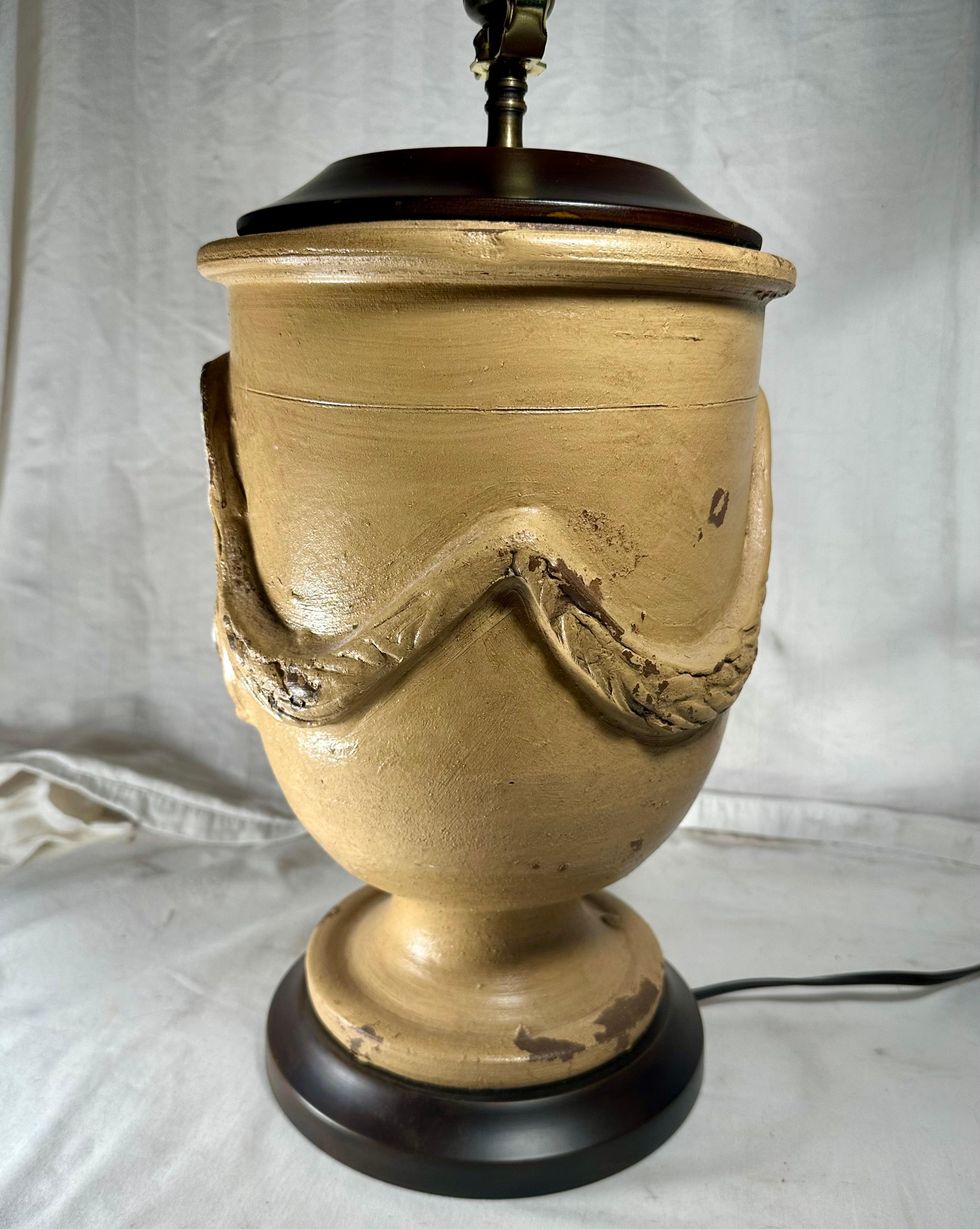 XX secolo Lampada da tavolo a urna Anduze in ceramica francese dei primi del Novecento in vendita