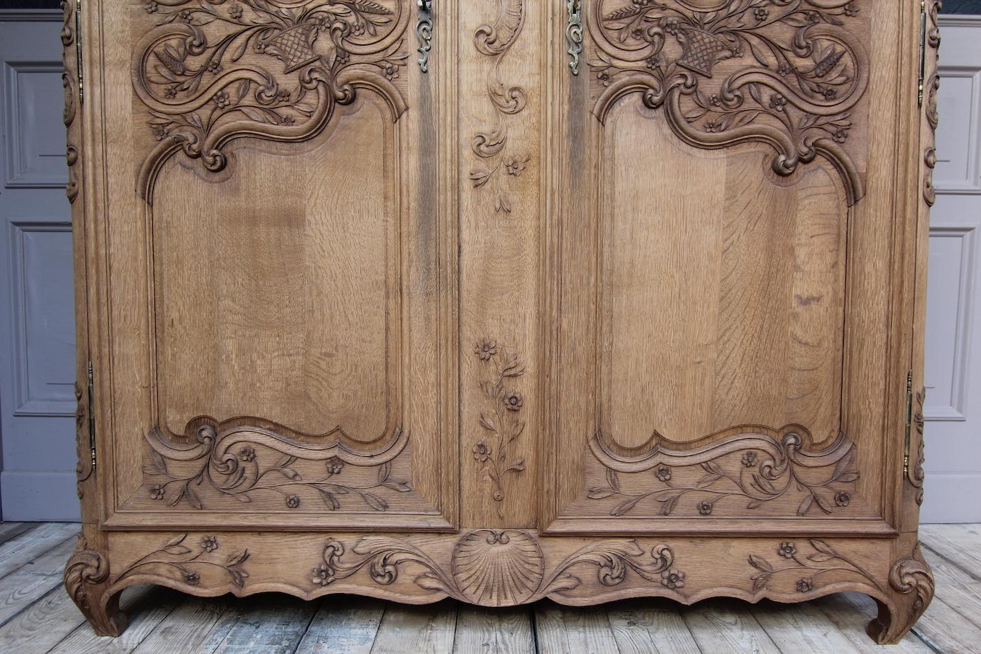 Early 20th Century French Provincial Armoire in Stripped Oak 13