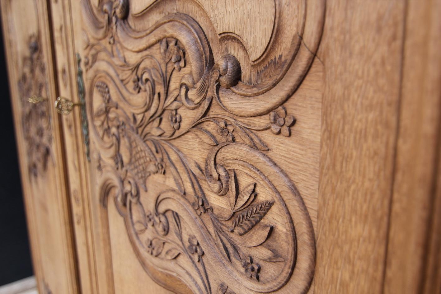 Early 20th Century French Provincial Armoire in Stripped Oak 14