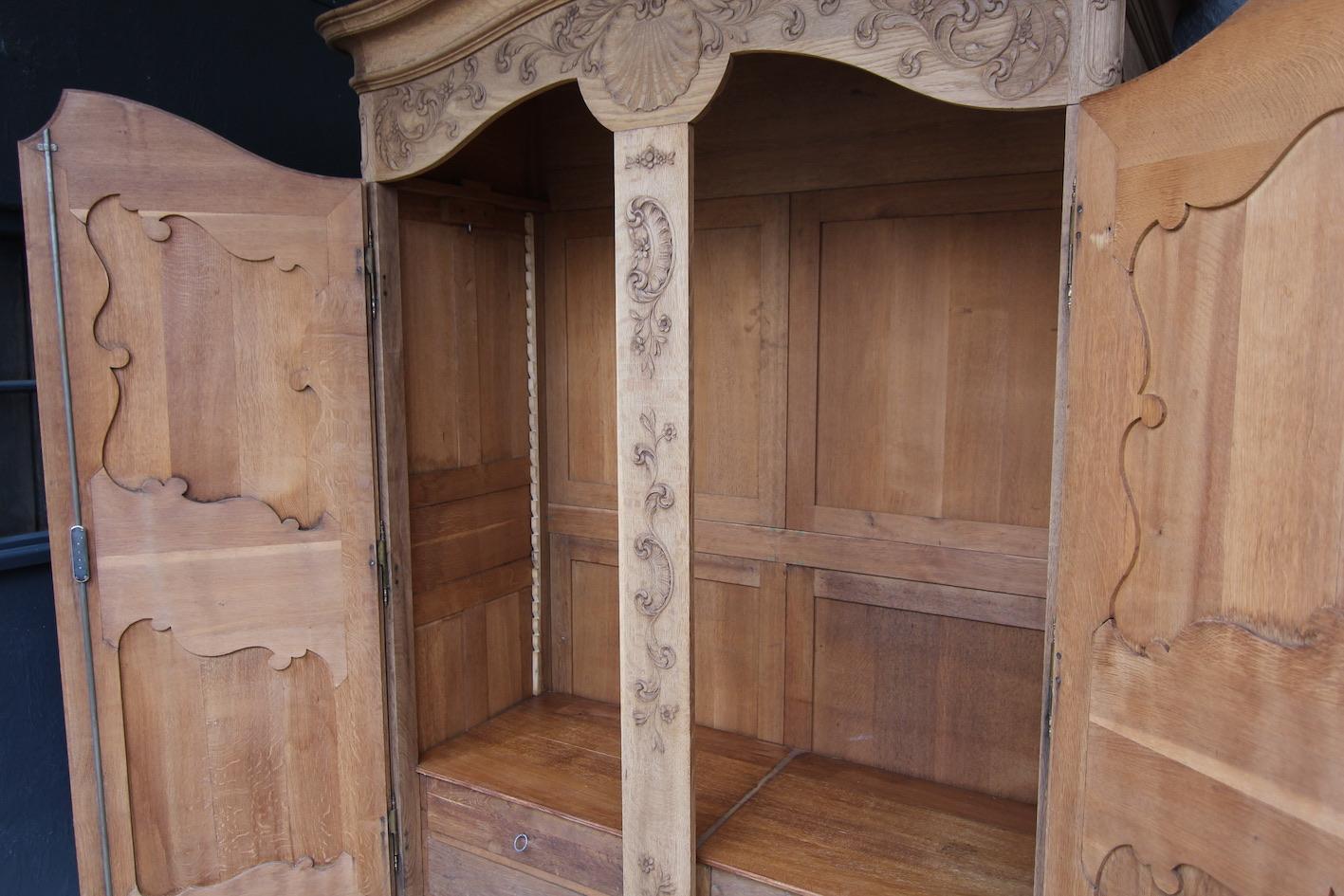 Early 20th Century French Provincial Armoire in Stripped Oak 2