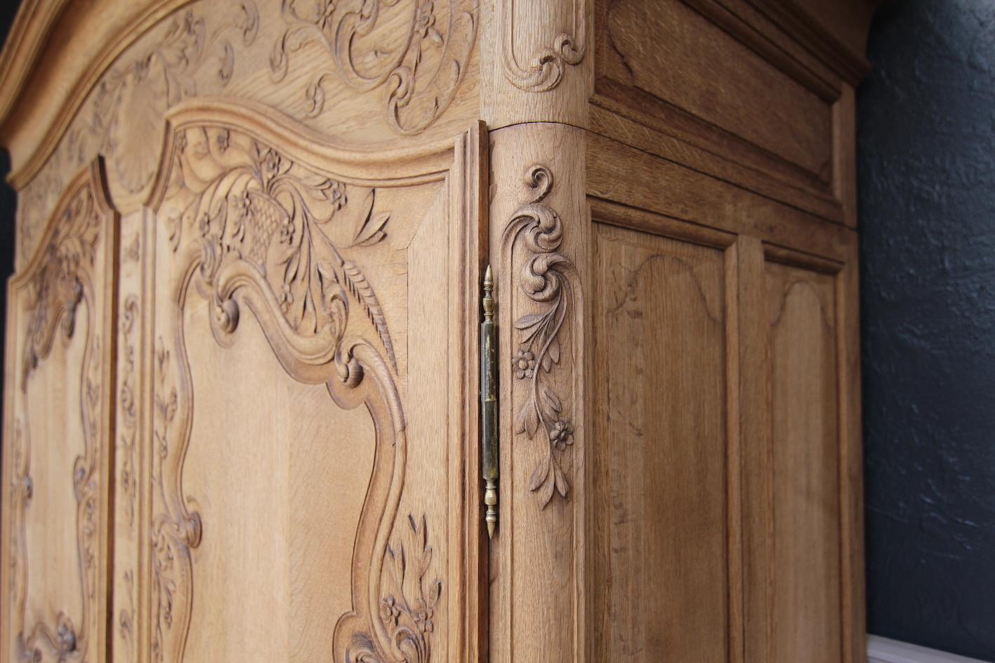 Early 20th Century French Provincial Armoire in Stripped Oak 6