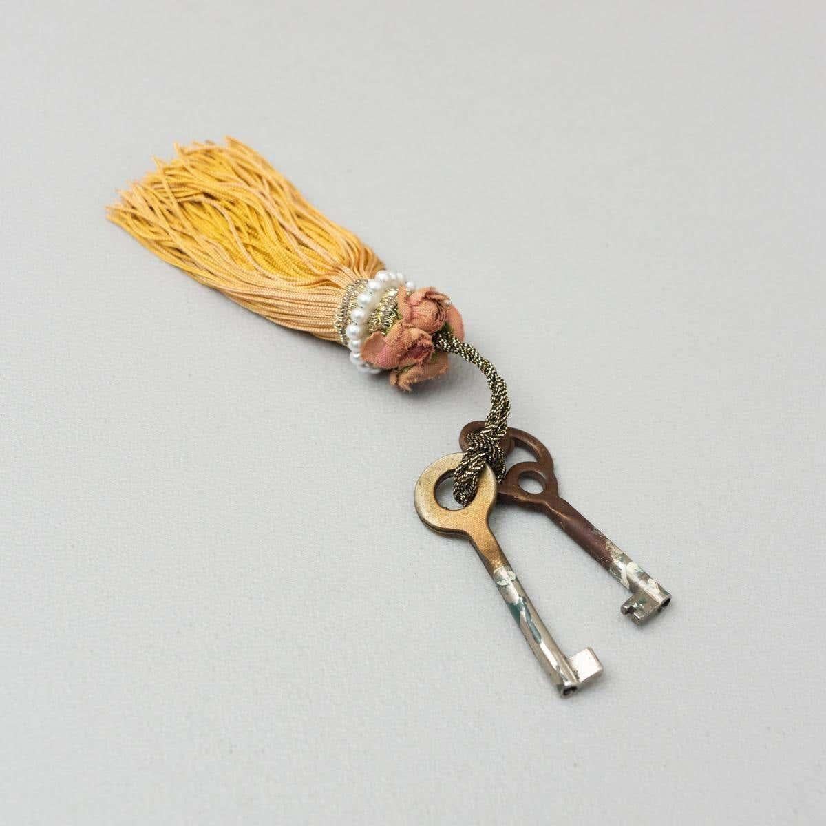 Vetrinetta angolare francese del primo Novecento in Wood in vendita 13