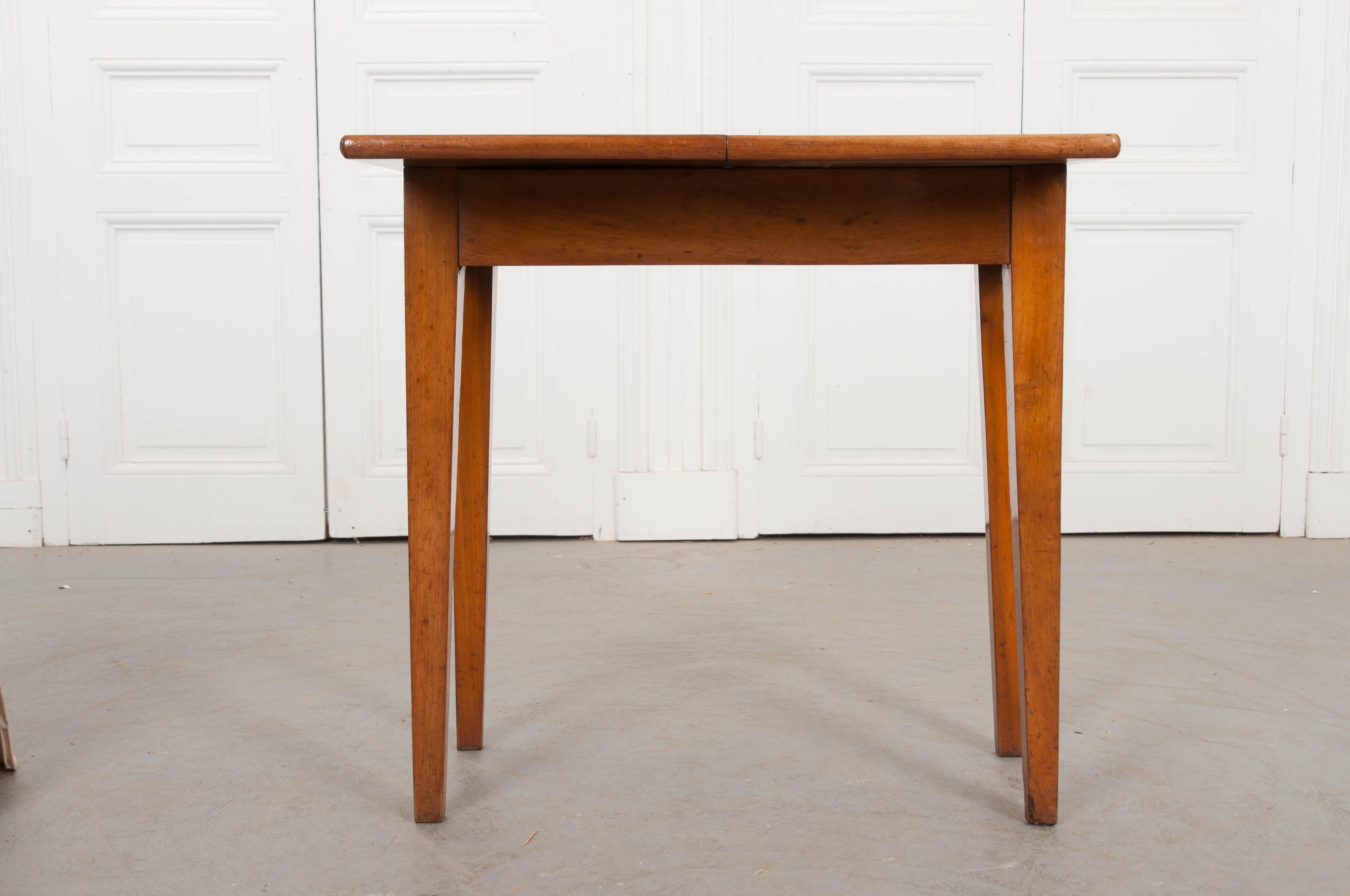 Early 20th Century French Provincial Walnut Fold-Over Games Table 2