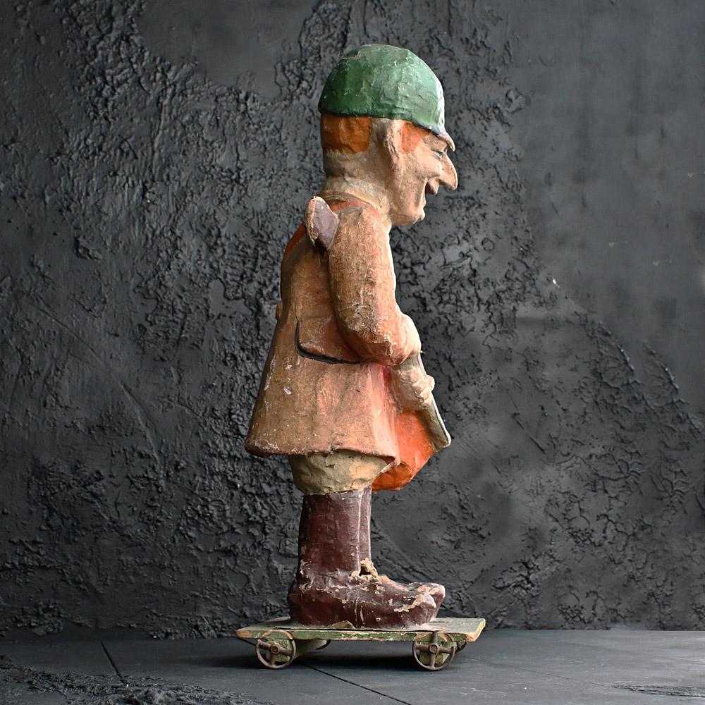 Early-20th Century French Pull along papier Mache figure In Distressed Condition For Sale In London, GB