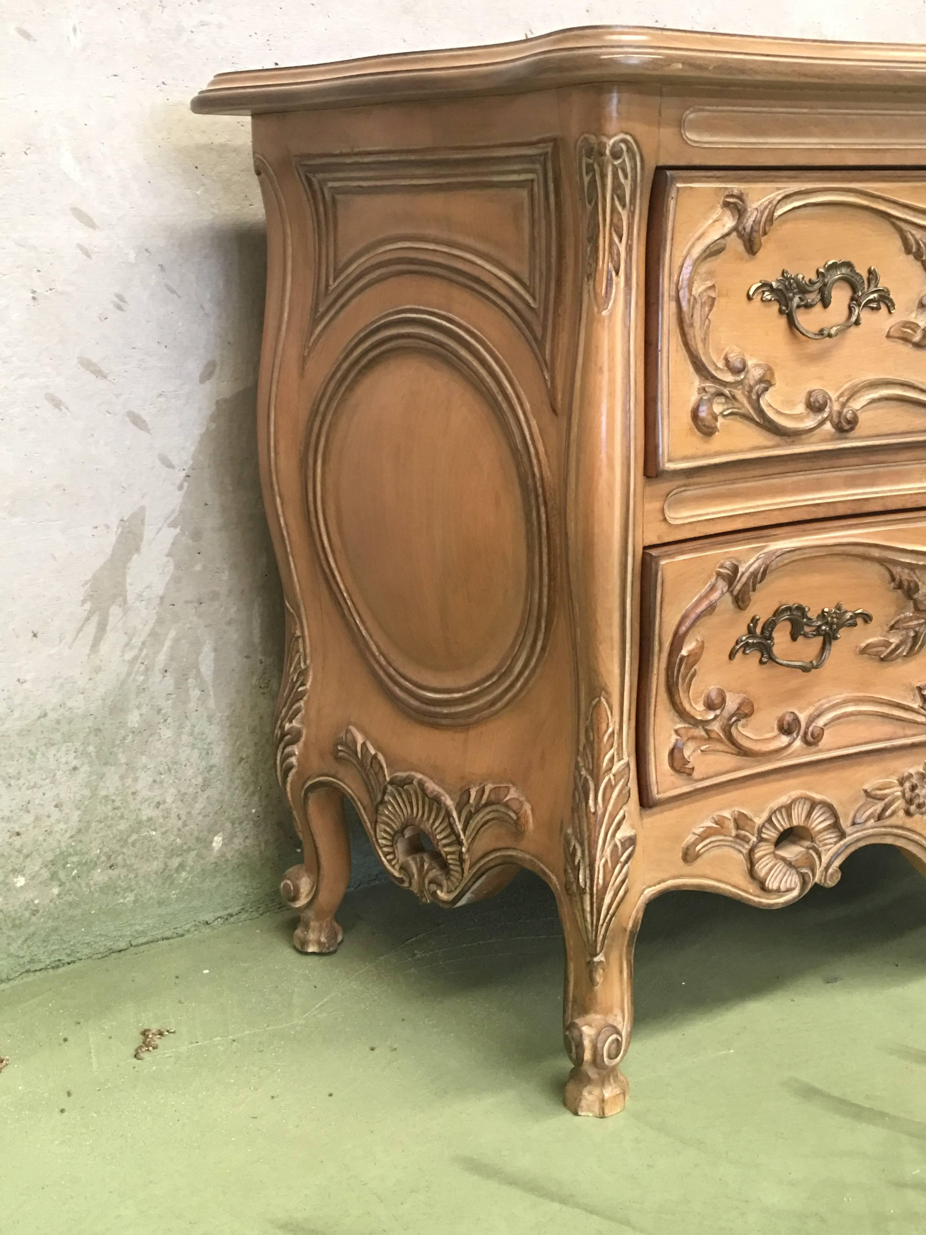 Early 20th Century French Regence Carved Mirror with Chest of Three Drawers For Sale 10