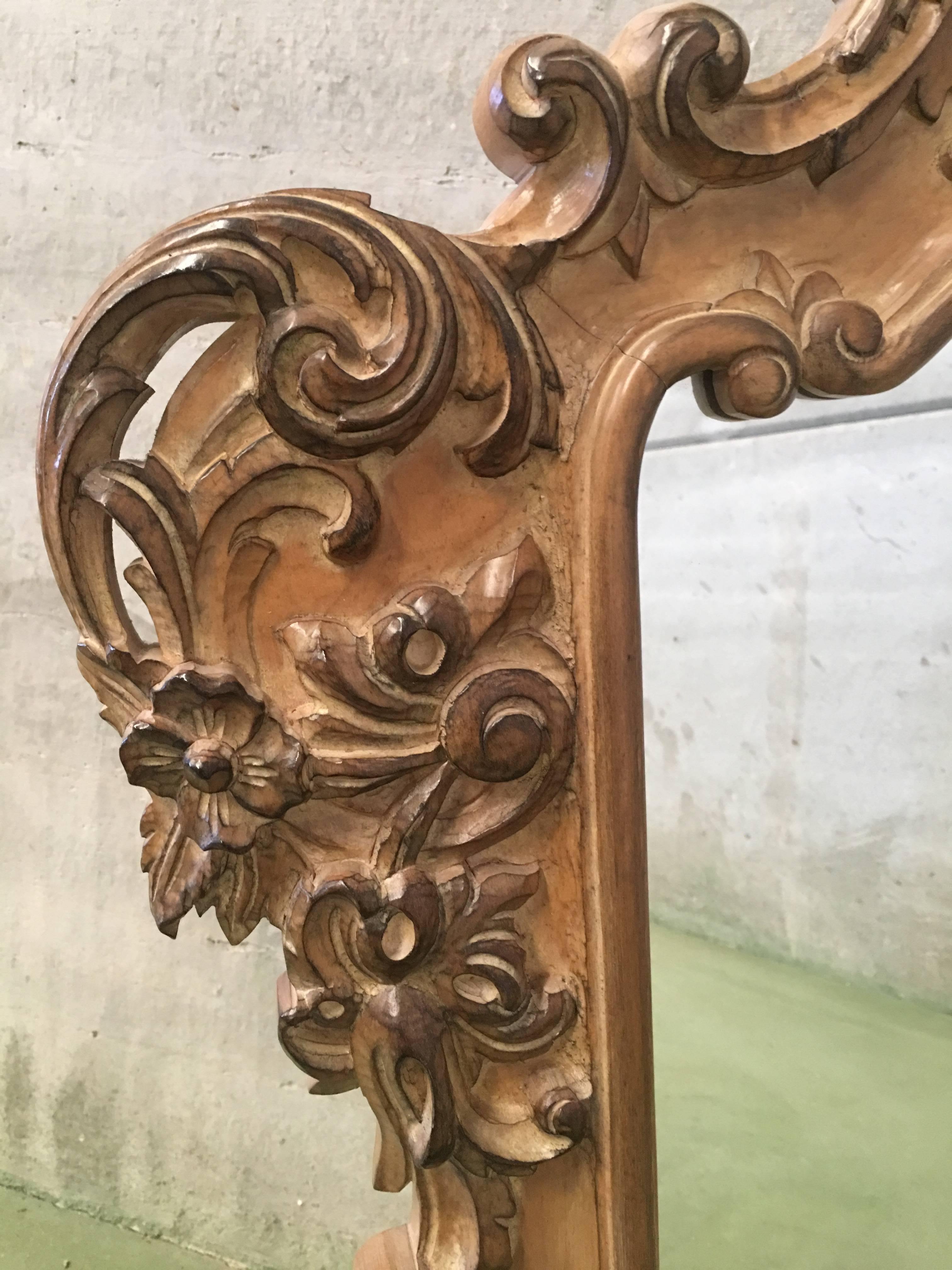 Early 20th Century French Regence Carved Mirror with Chest of Three Drawers For Sale 1