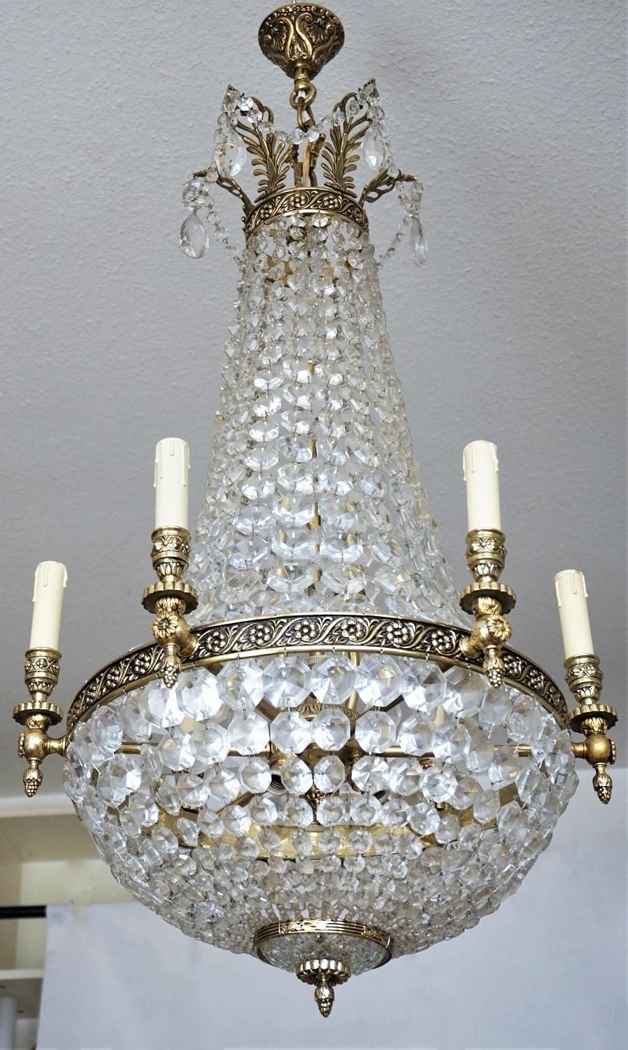 Early 20th Century French Regency Bronze Crystal Twelve-Light Chandelier 5