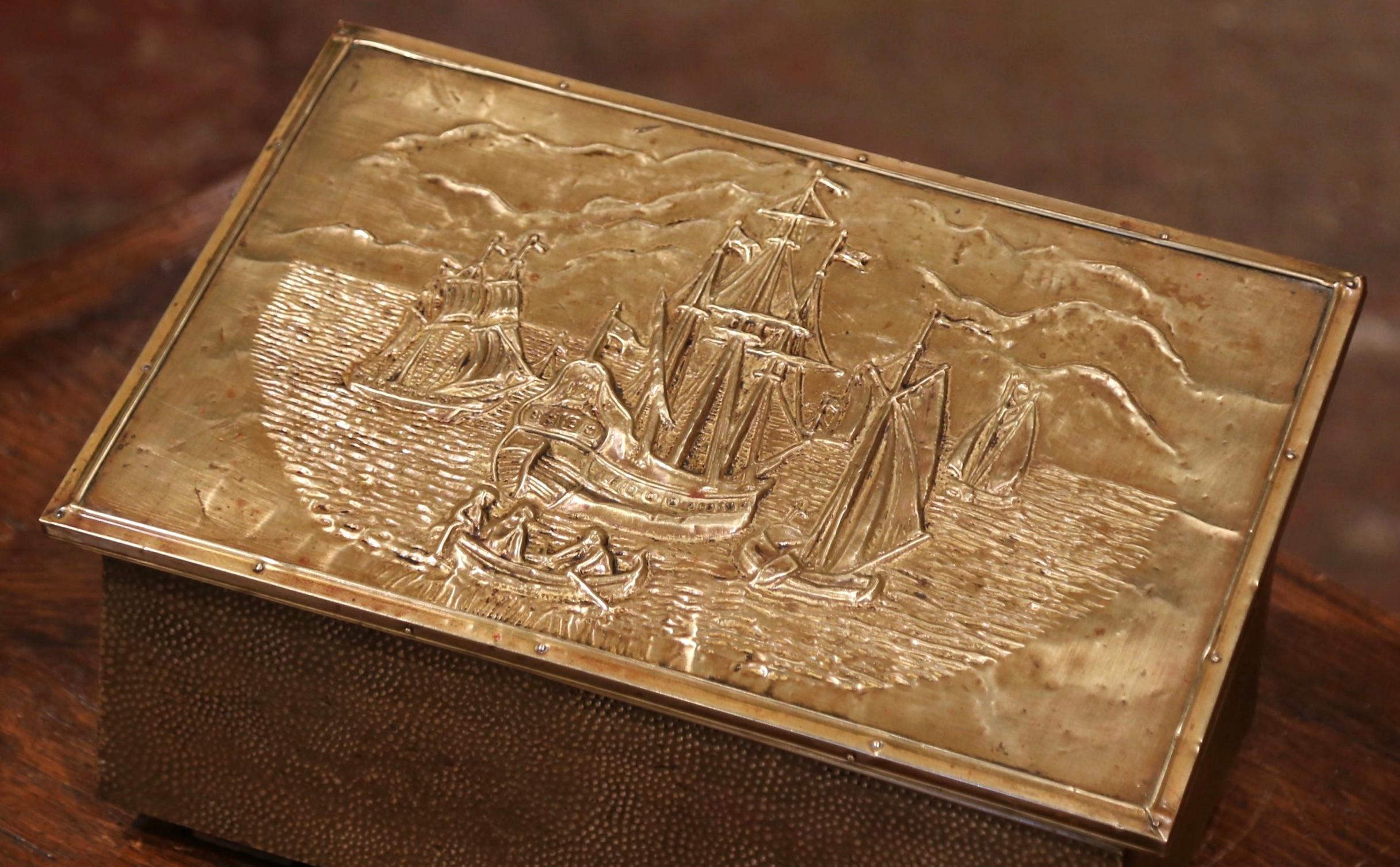 Napoleon III Early 20th Century French Repousse Brass and Wooden Box with Sailboats Decor For Sale