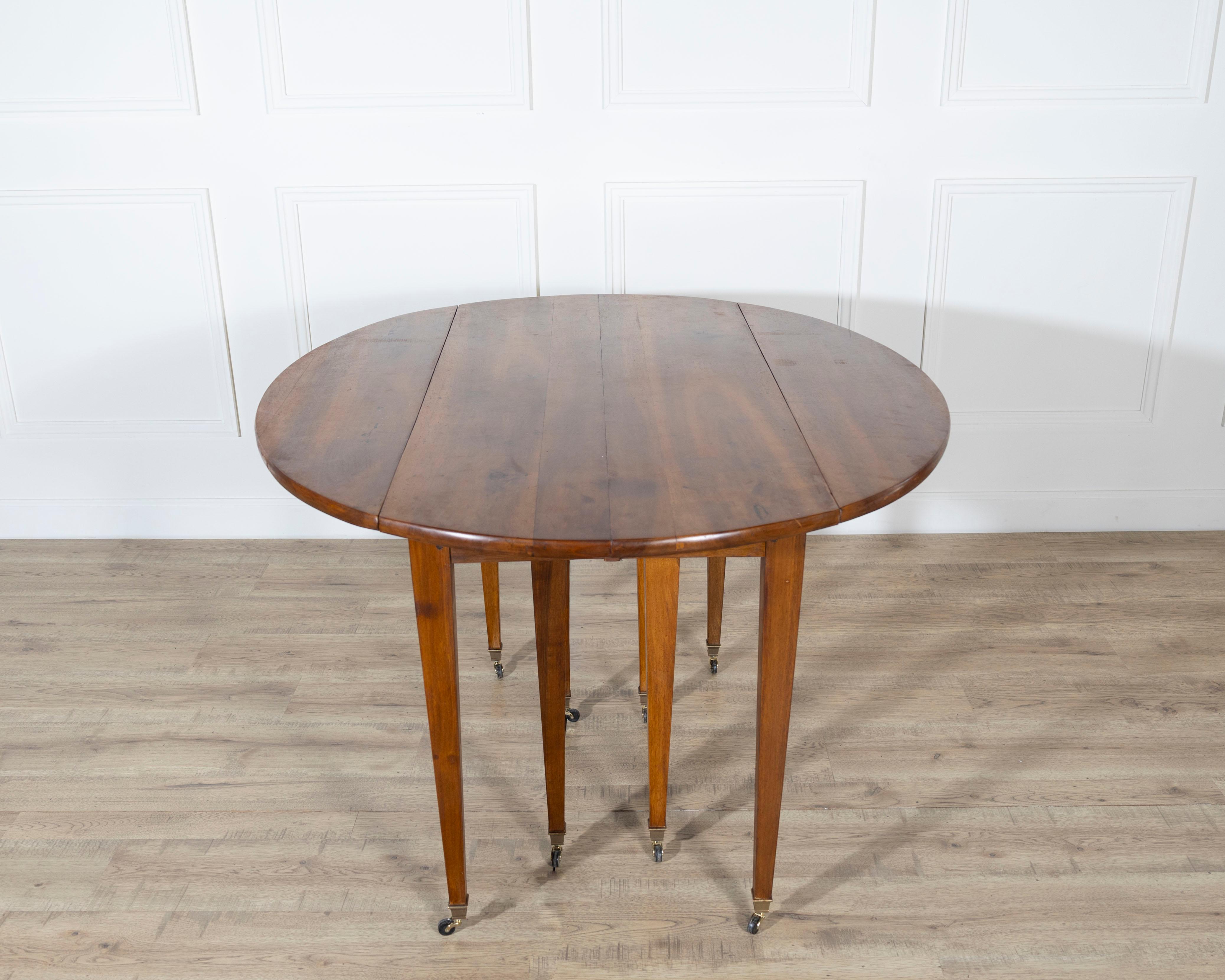 Early 20th Century French Restoration-Style Solid Walnut Extension Dining Table In Good Condition For Sale In Atlanta, GA